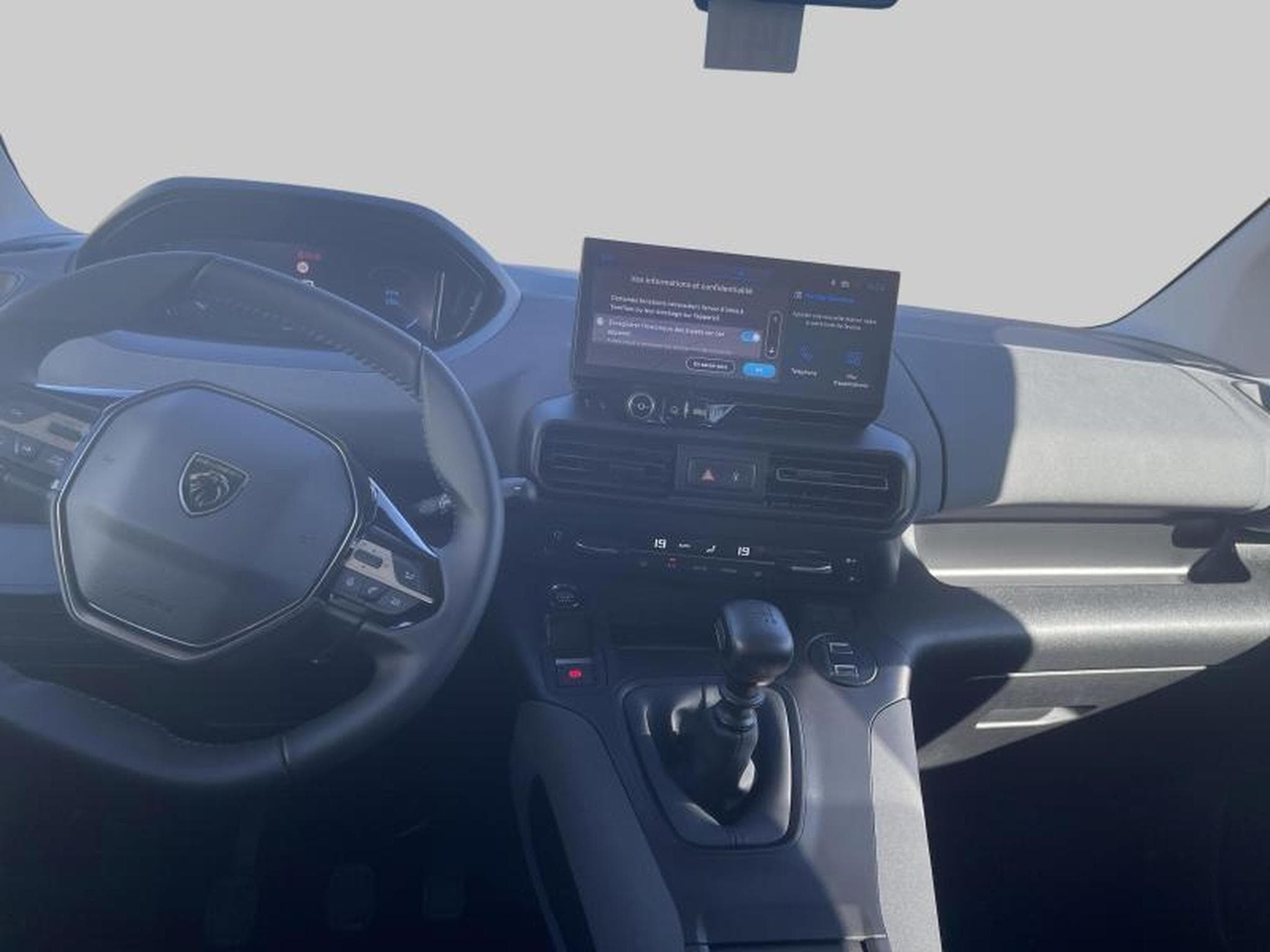 Peugeot Rifter ALLURE (2025) - Photo 13