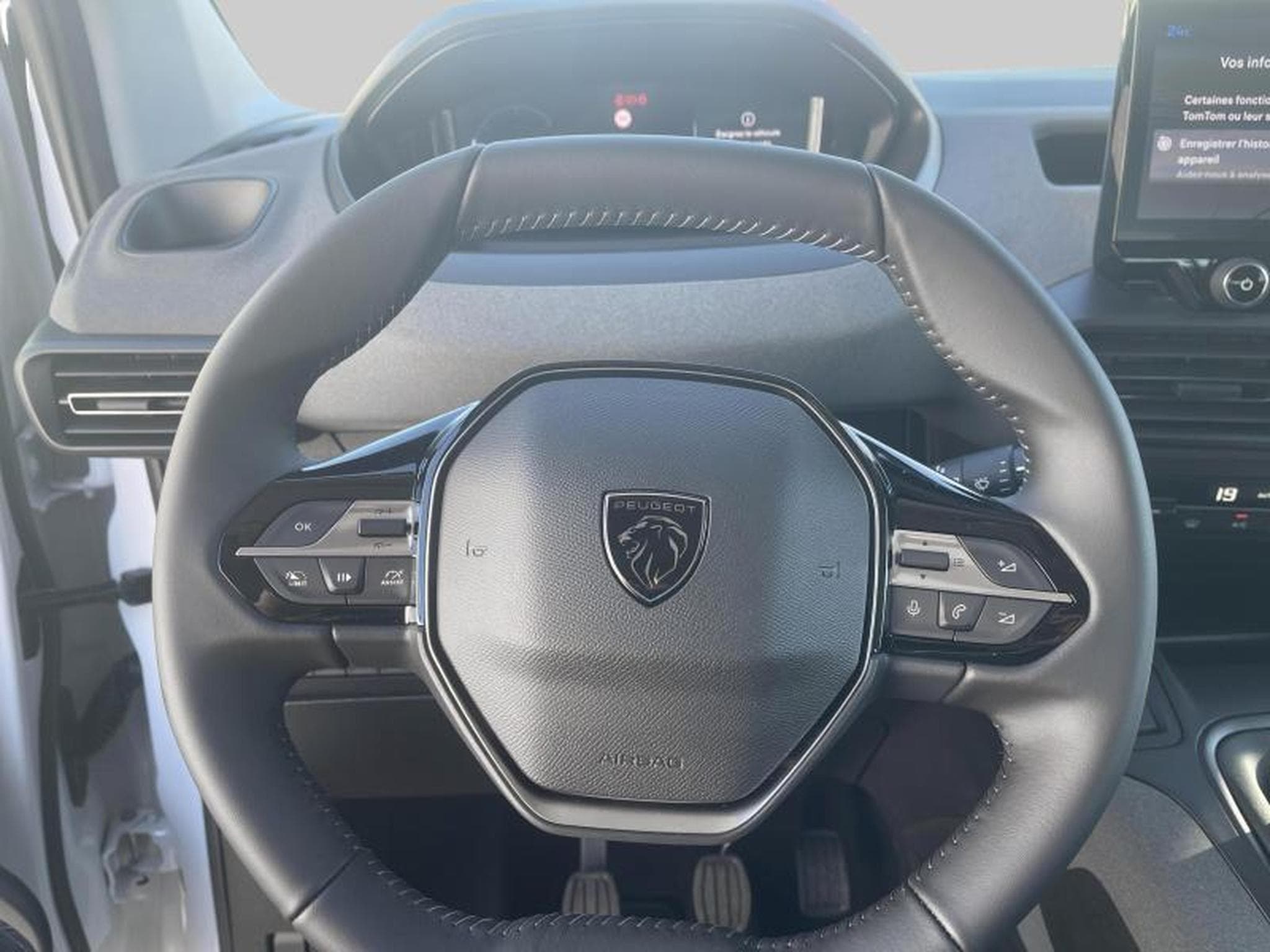 Peugeot Rifter ALLURE (2025) - Photo 15