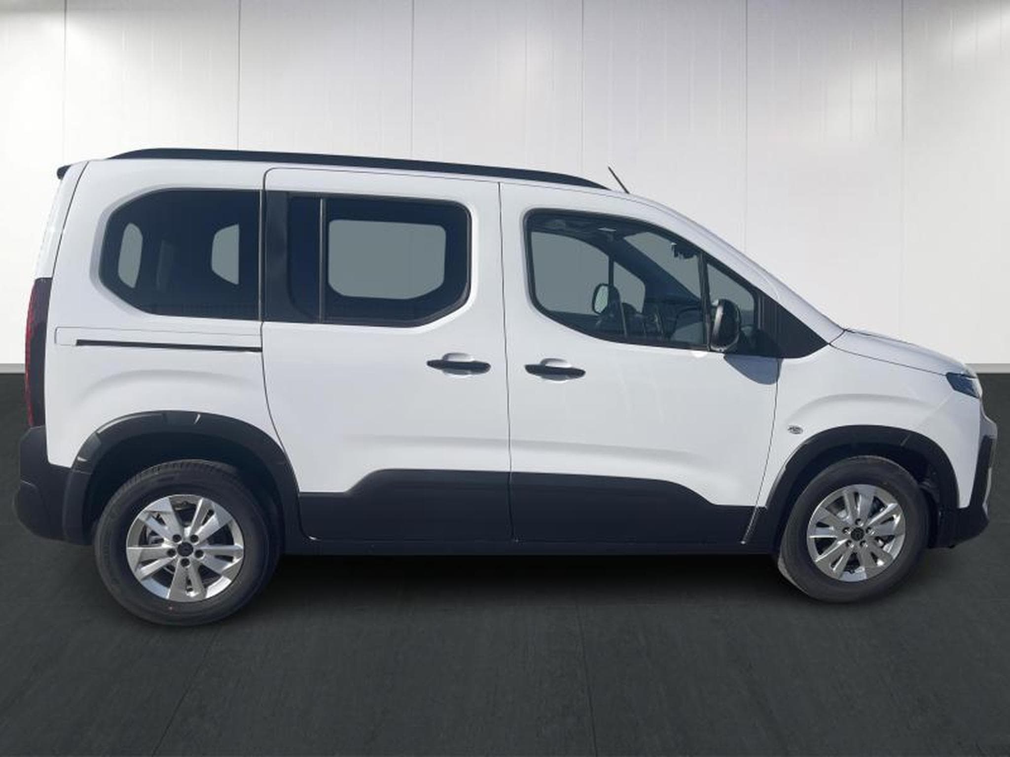 Peugeot Rifter ALLURE (2025) - Photo 8