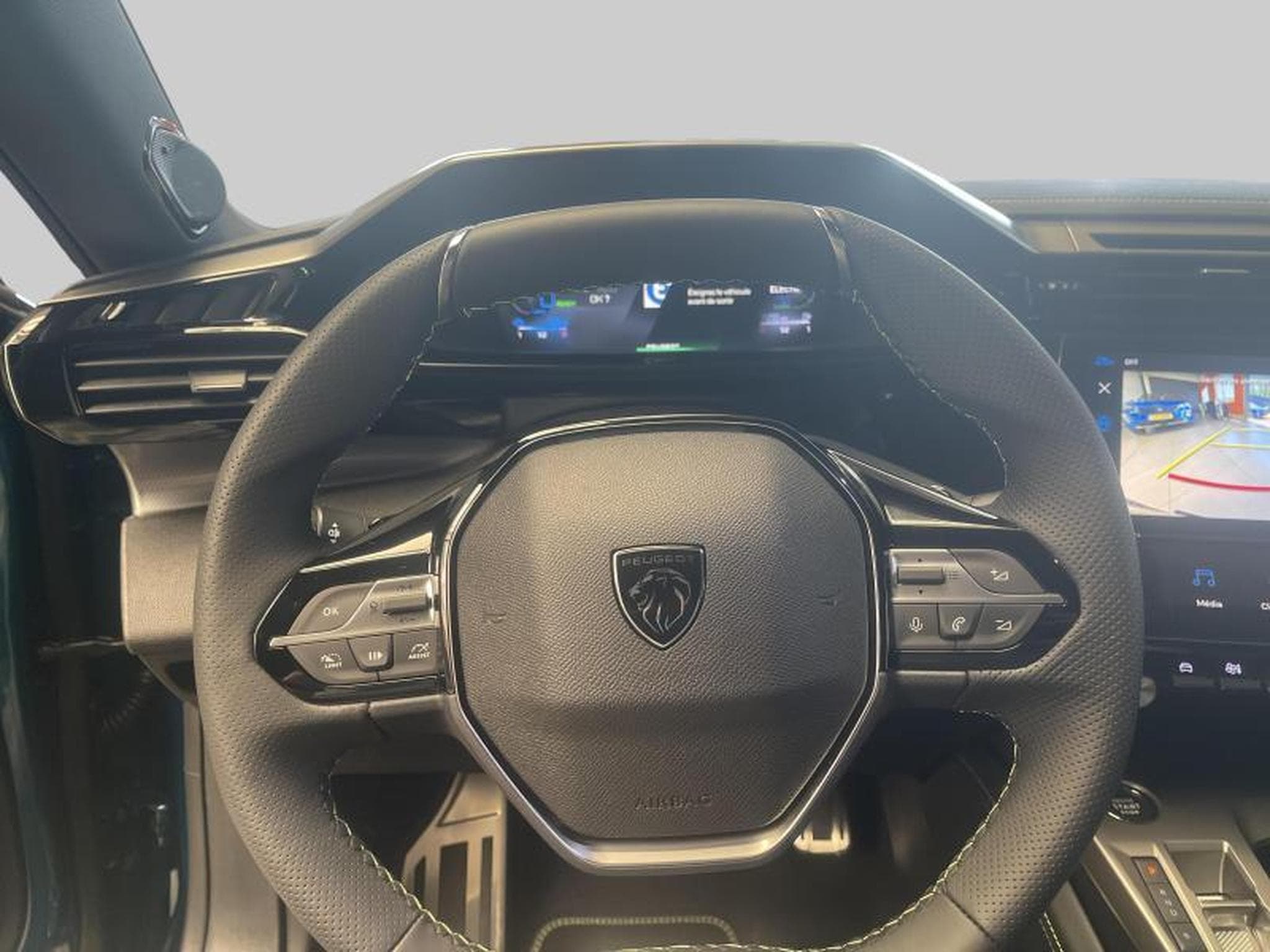 Peugeot 308 GT PlugIn 180 (2025) - Photo 12