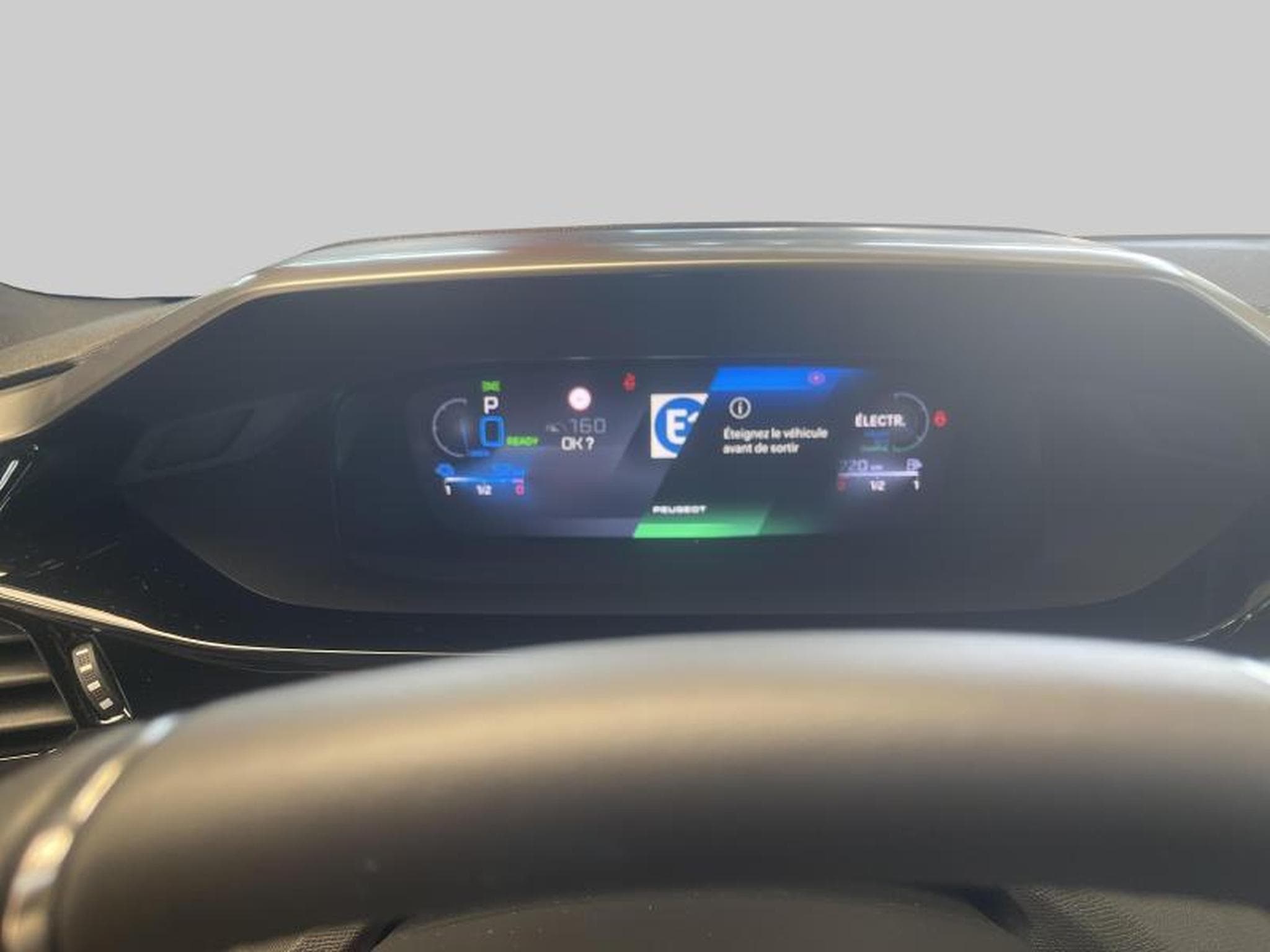 Peugeot 308 GT PlugIn 180 (2025) - Photo 6