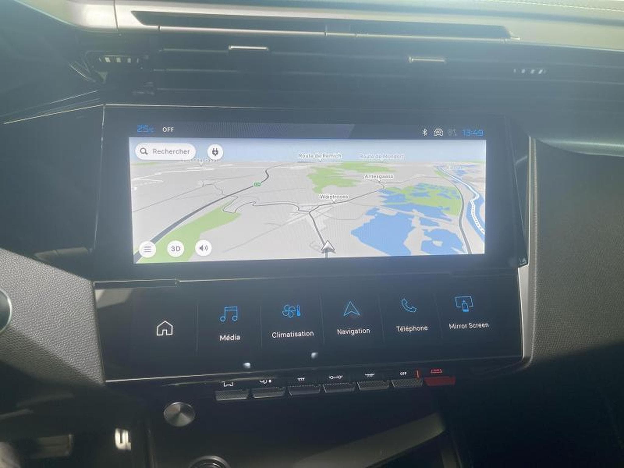 Peugeot 308 GT PlugIn 180 (2025) - Photo 8