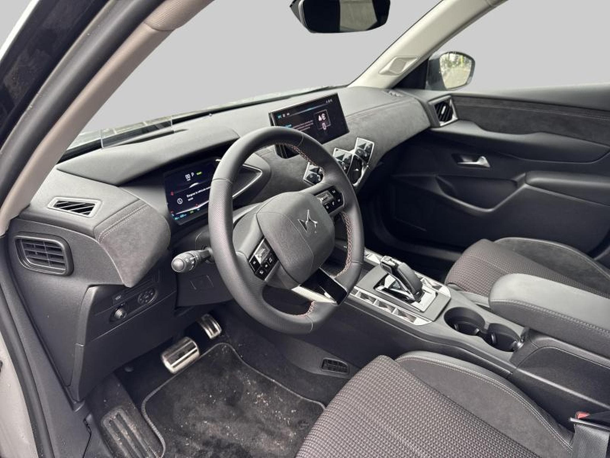 DS Automobiles DS3 E-Tense Performance Line + (2023) - Photo 11