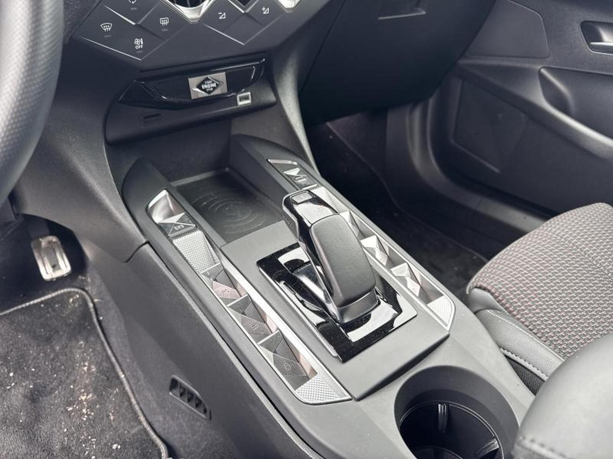 DS Automobiles DS3 E-Tense Performance Line + (2023) - Photo 19