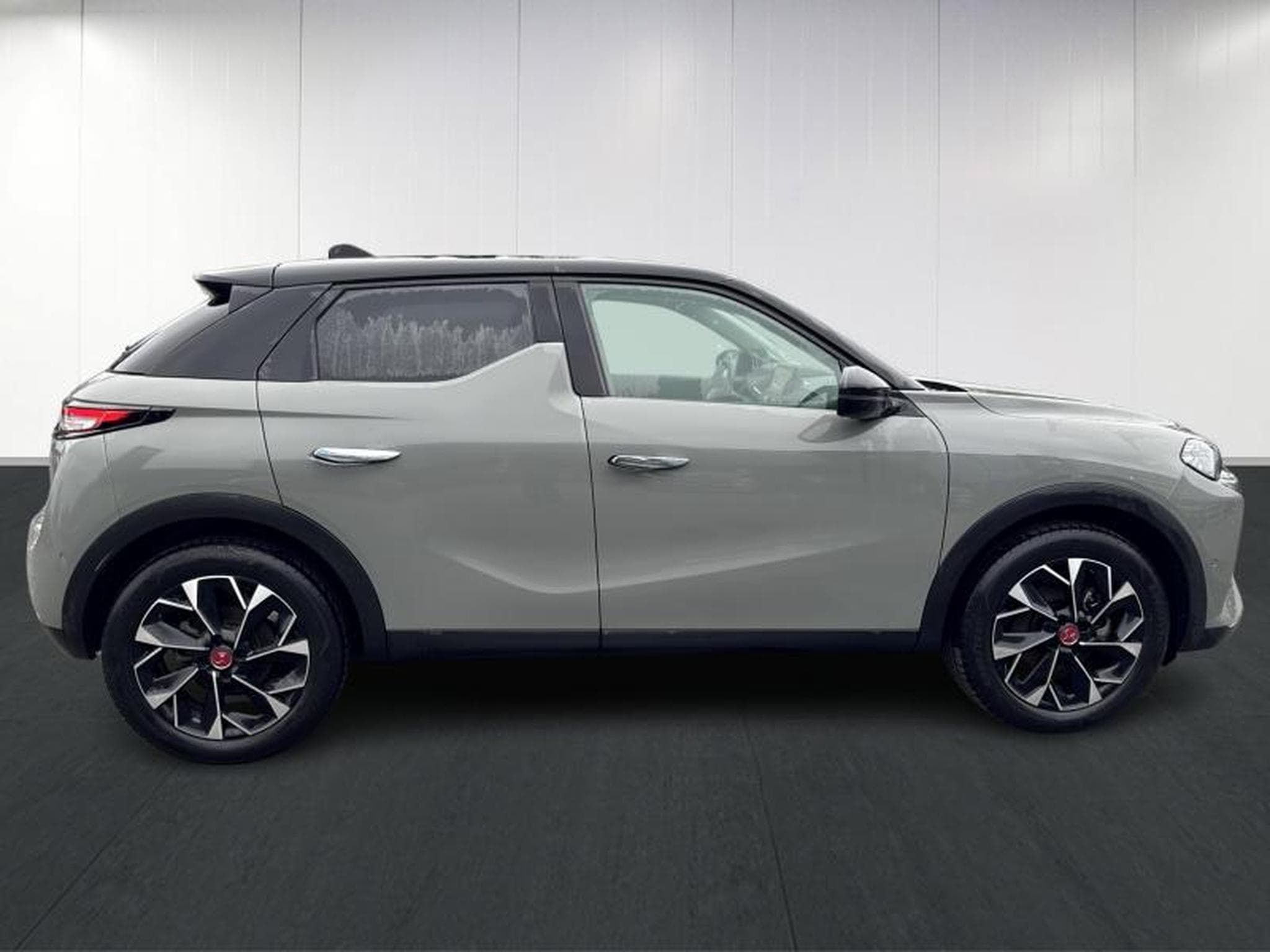 DS Automobiles DS3 E-Tense Performance Line + (2023) - Photo 8