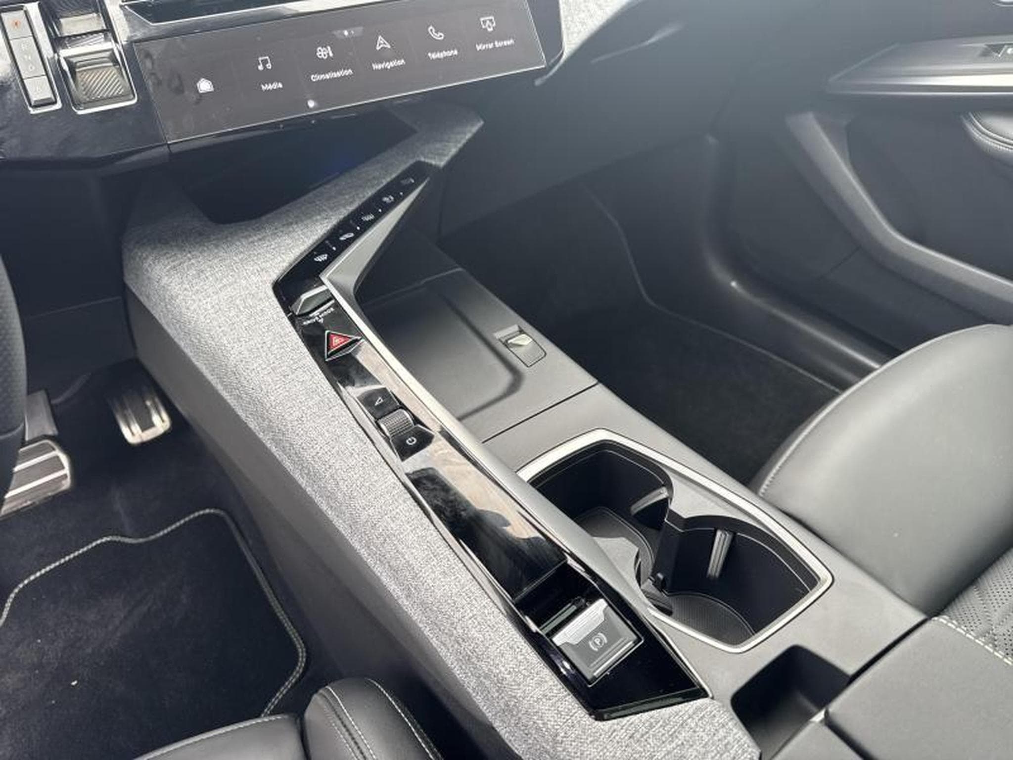 Peugeot 5008 III & e- GT (2025) - Photo 19