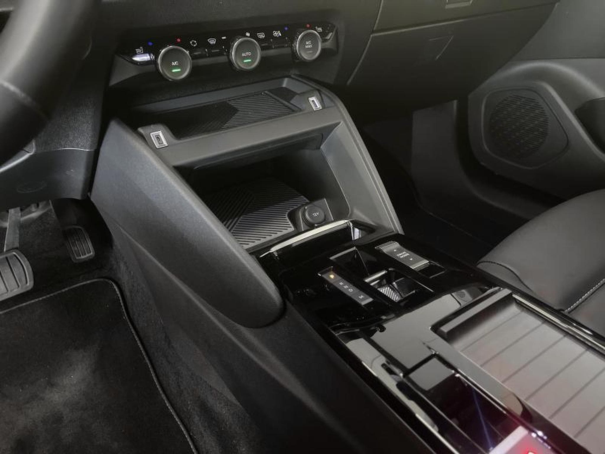 Citroen C4 Max EAT8 (2023) - Photo 10