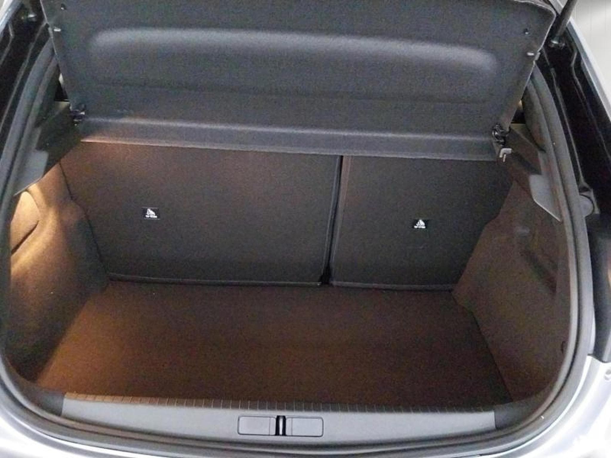 Peugeot 208 GT Hybrid 145ch e-DSC6 (2025) - Photo 20