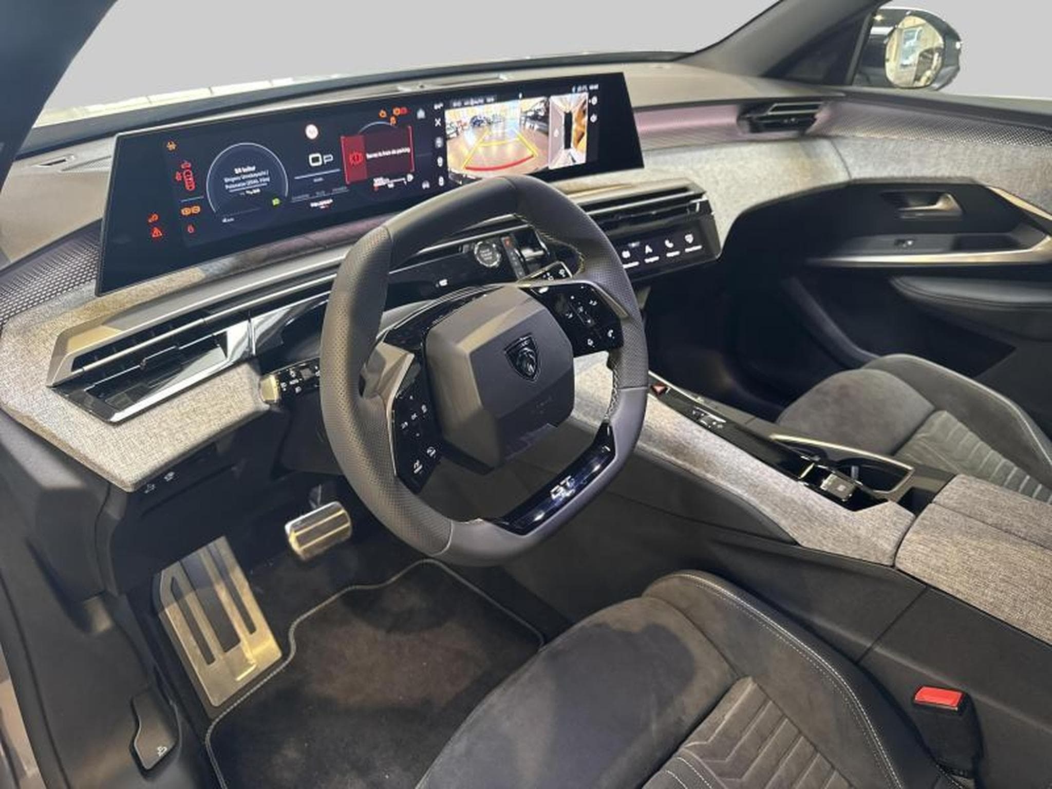 Peugeot 5008 GT Hybrid 145 e-DCS6 (2025) - Photo 11