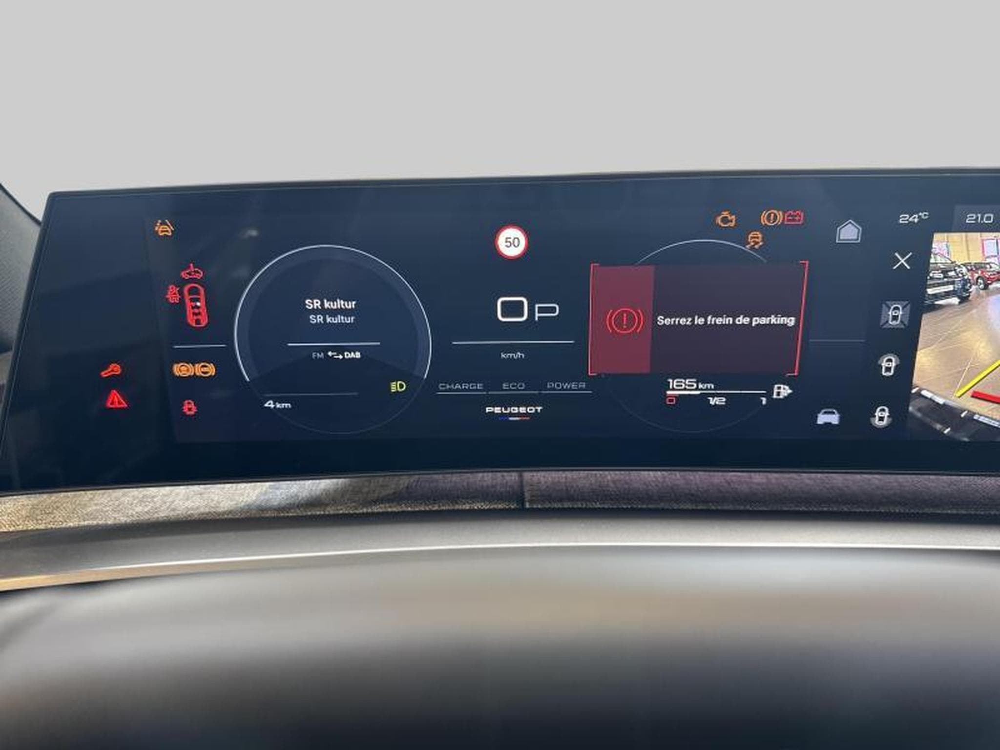 Peugeot 5008 GT Hybrid 145 e-DCS6 (2025) - Photo 15