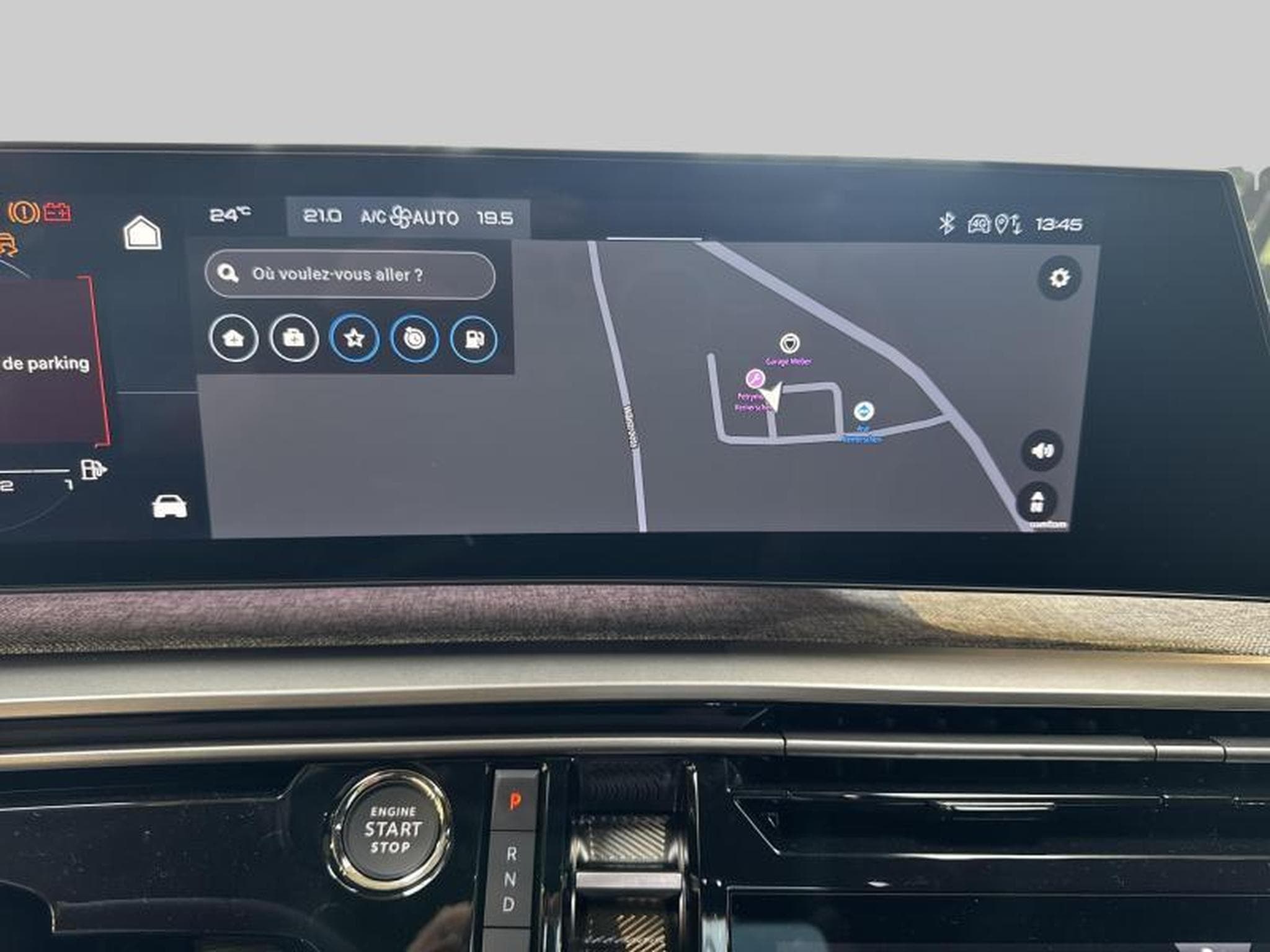 Peugeot 5008 GT Hybrid 145 e-DCS6 (2025) - Photo 18