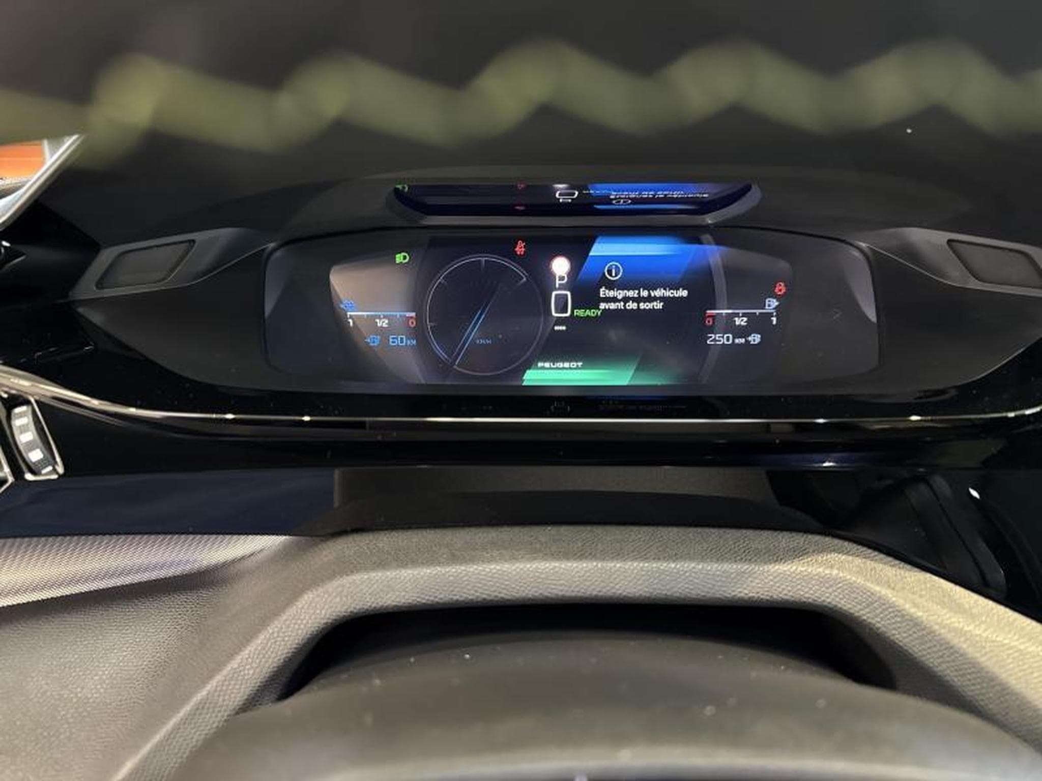 Peugeot 408 GT Plug-In Hybrid 225 EAT8 (2025) - Photo 7