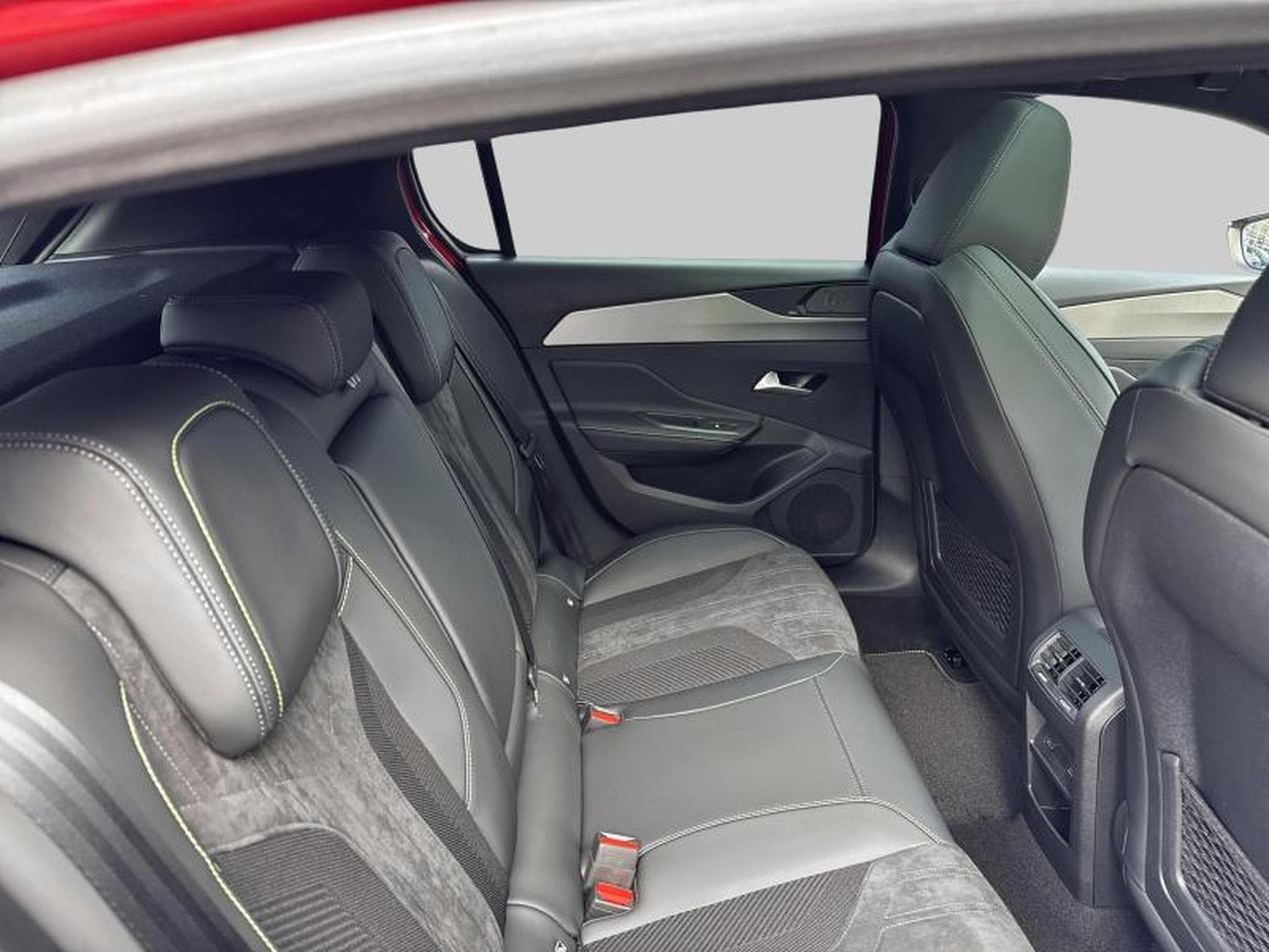 Peugeot 308 GT BlueHDi 130ch EAT8 (2025) - Photo 10