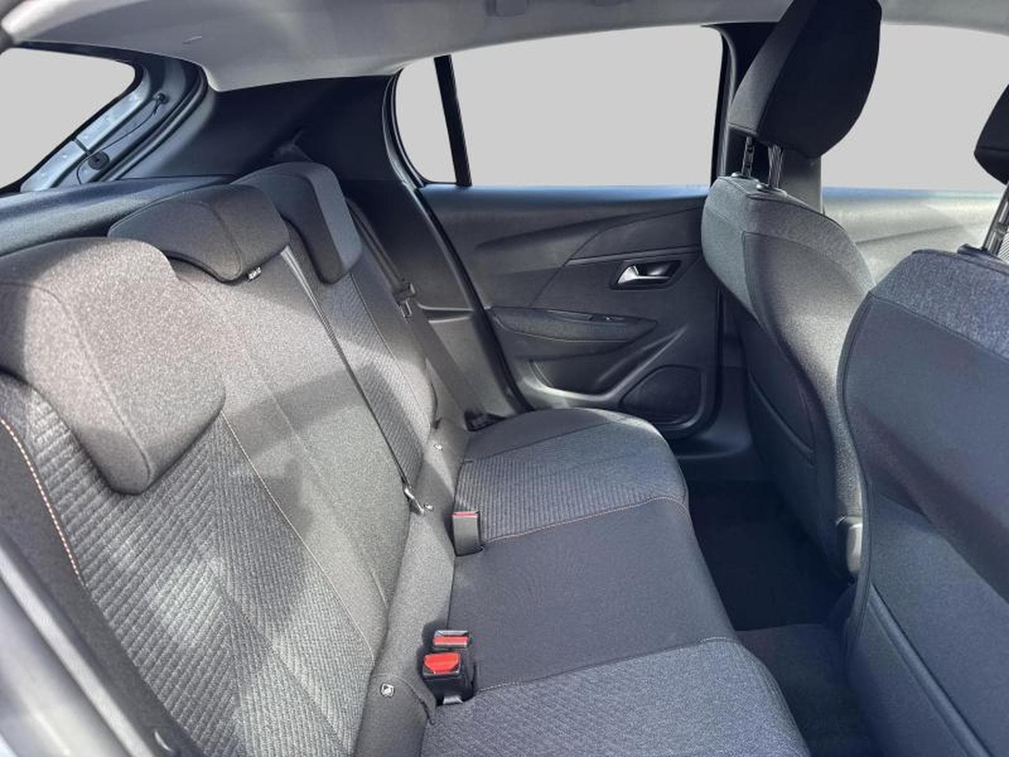 Peugeot 208 Style Hybrid 110ch e-DCS6 (2025) - Photo 10