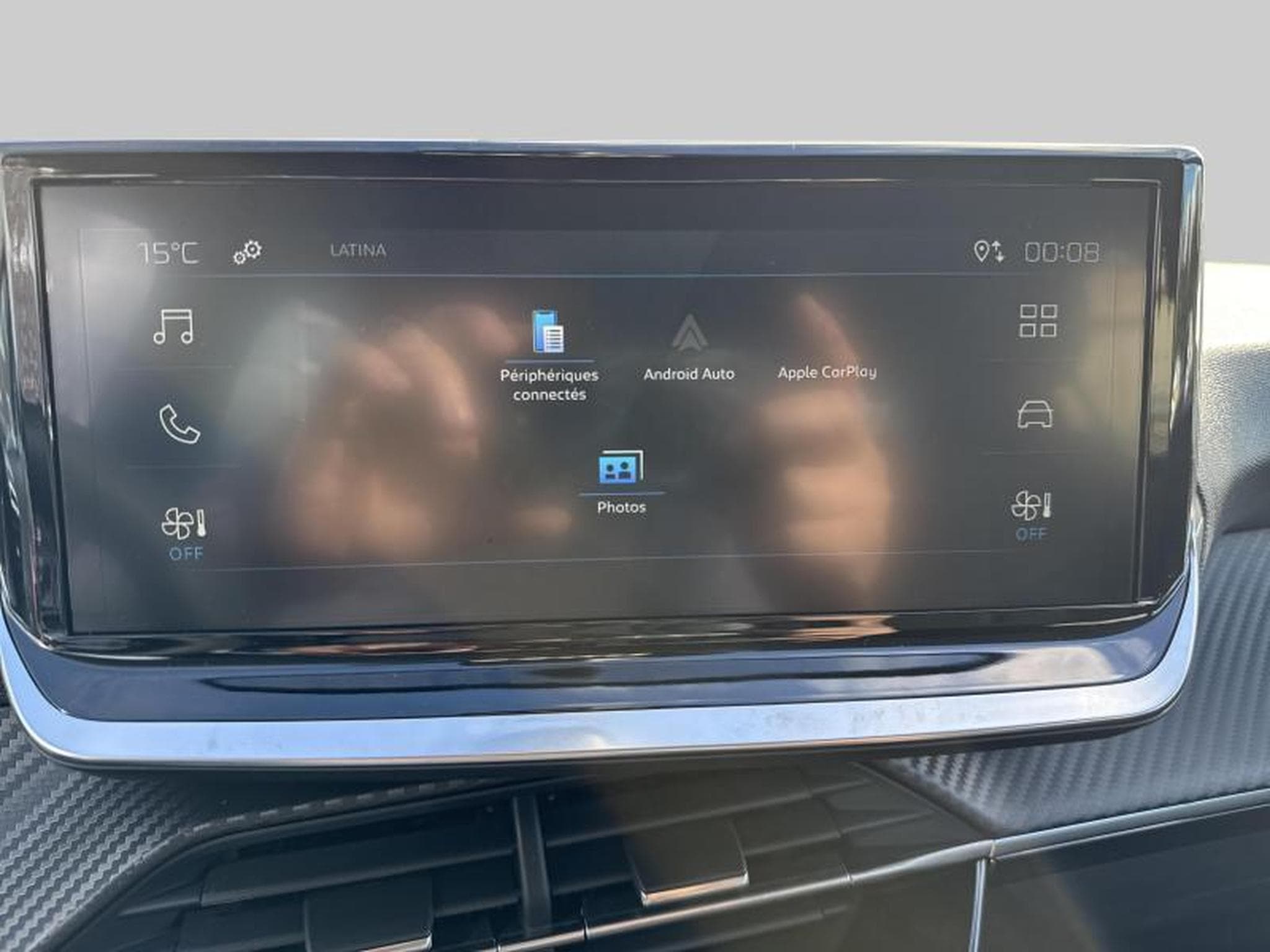 Peugeot 208 Style Hybrid 110ch e-DCS6 (2025) - Photo 18