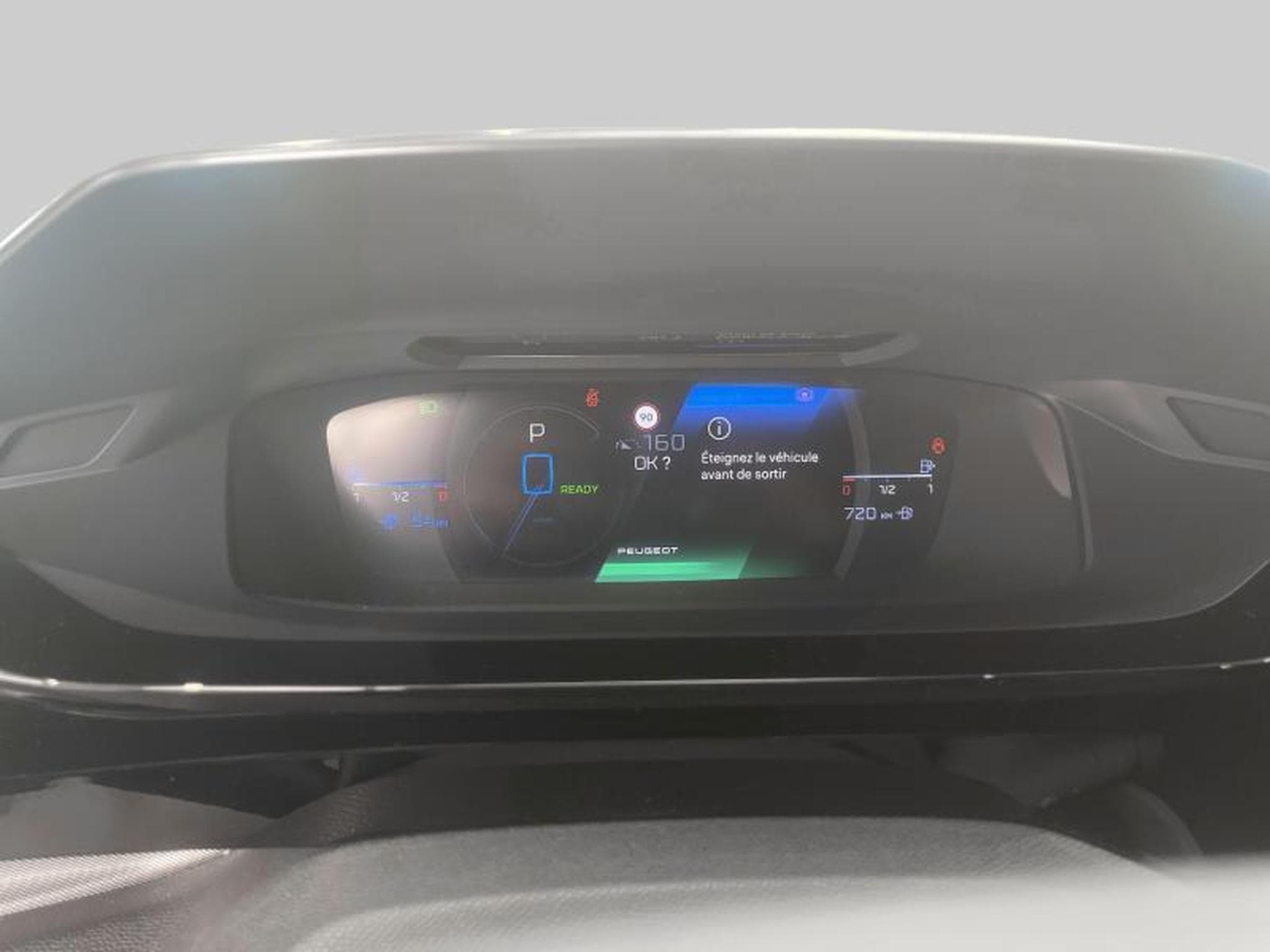 Peugeot 308 GT Plug-in Hybrid 180 e-EAT8 (2024) - Photo 15