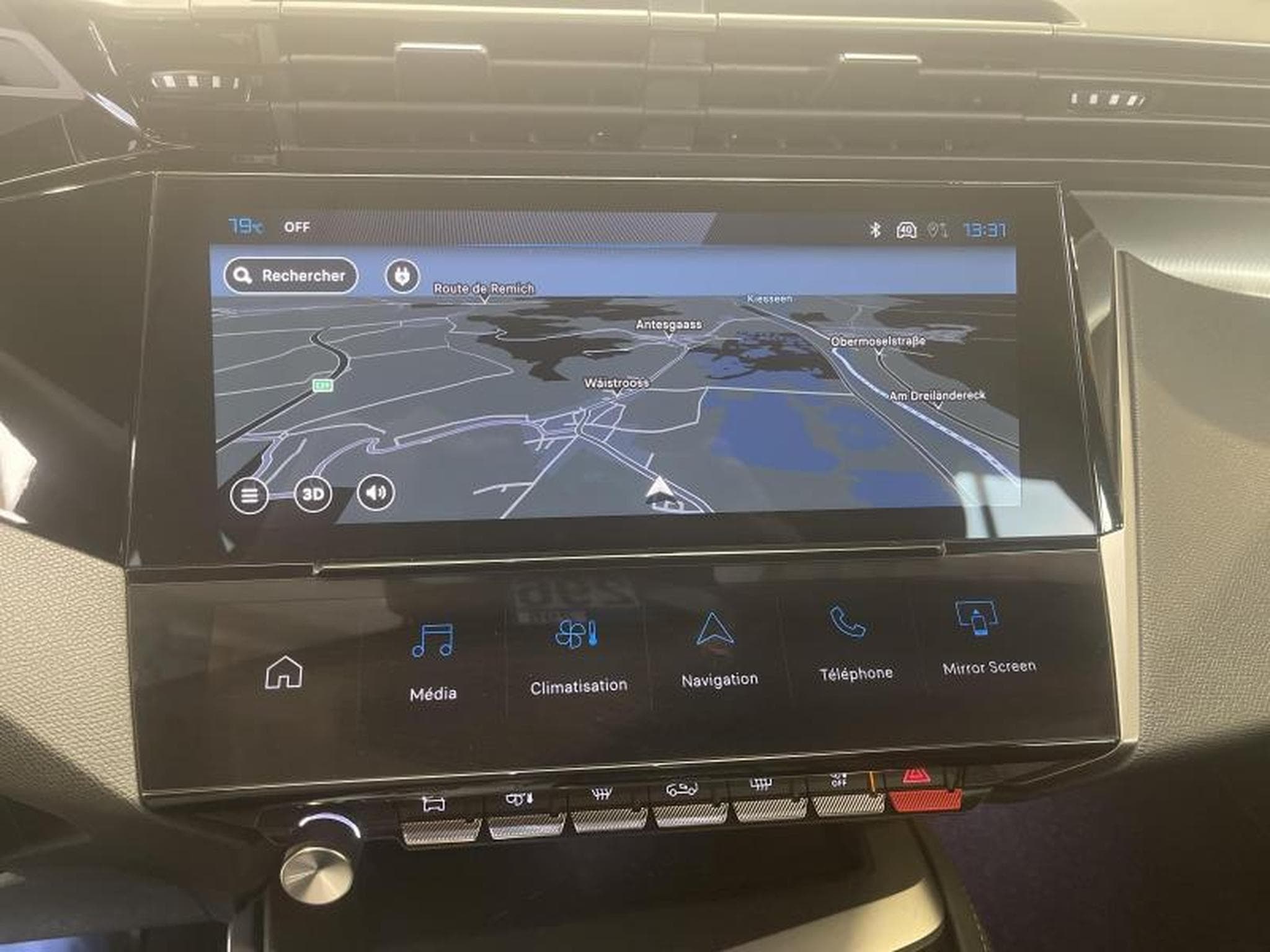 Peugeot 308 GT Plug-in Hybrid 180 e-EAT8 (2024) - Photo 16