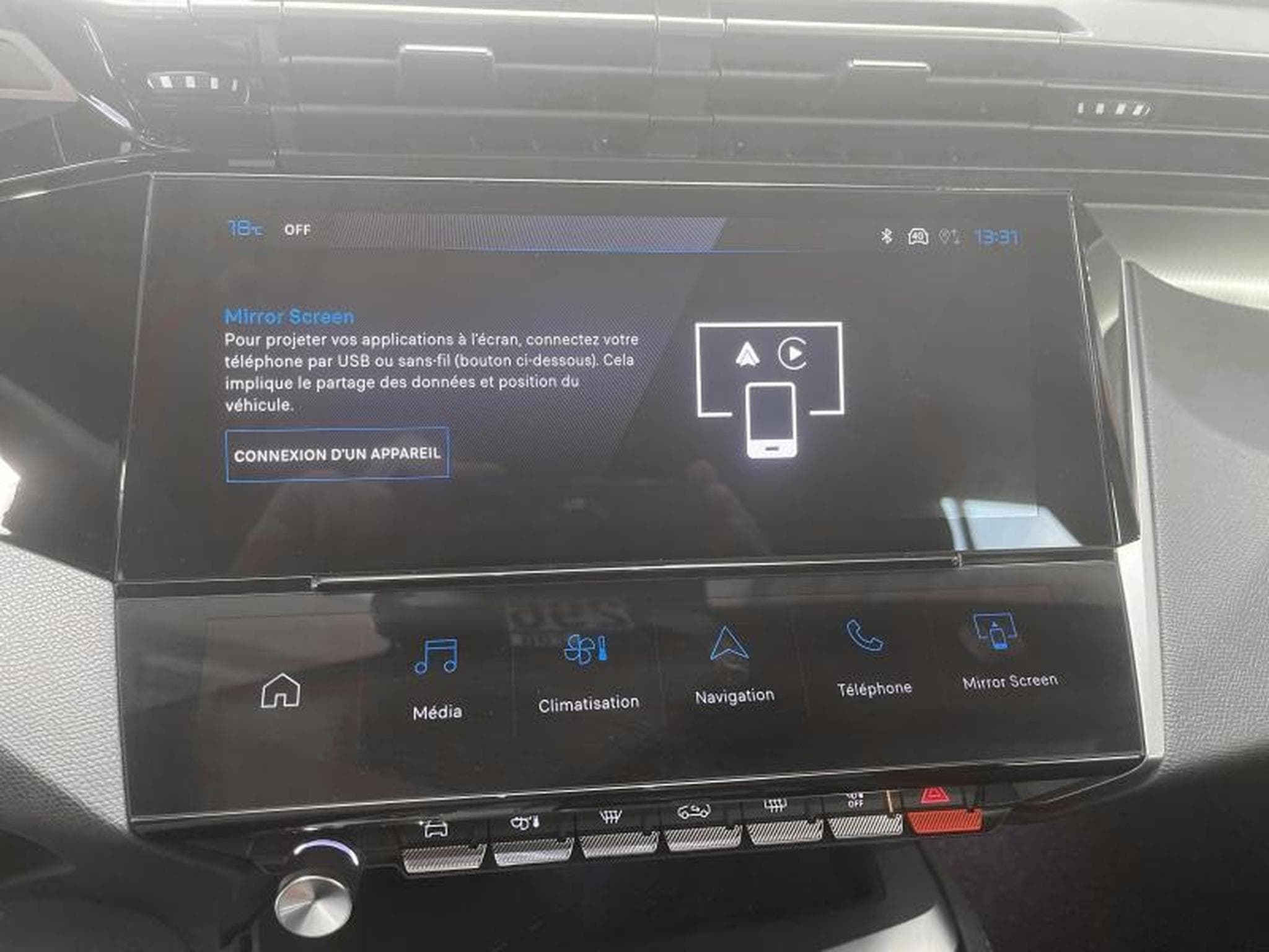 Peugeot 308 GT Plug-in Hybrid 180 e-EAT8 (2024) - Photo 18
