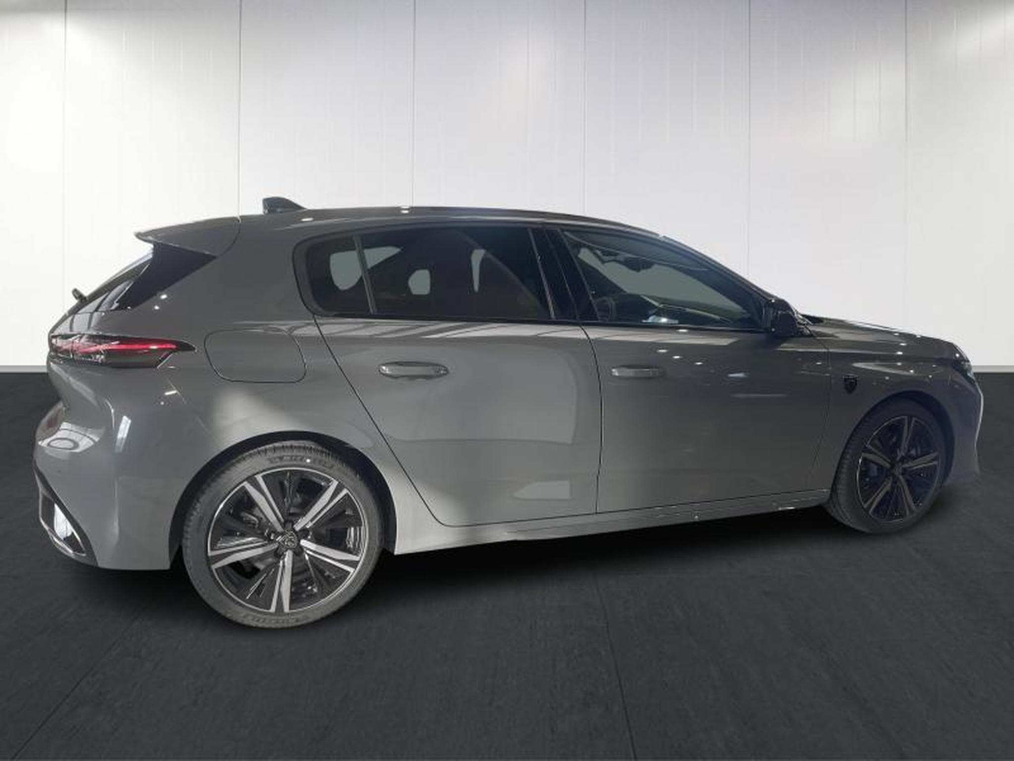 Peugeot 308 GT Plug-in Hybrid 180 e-EAT8 (2024) - Photo 7
