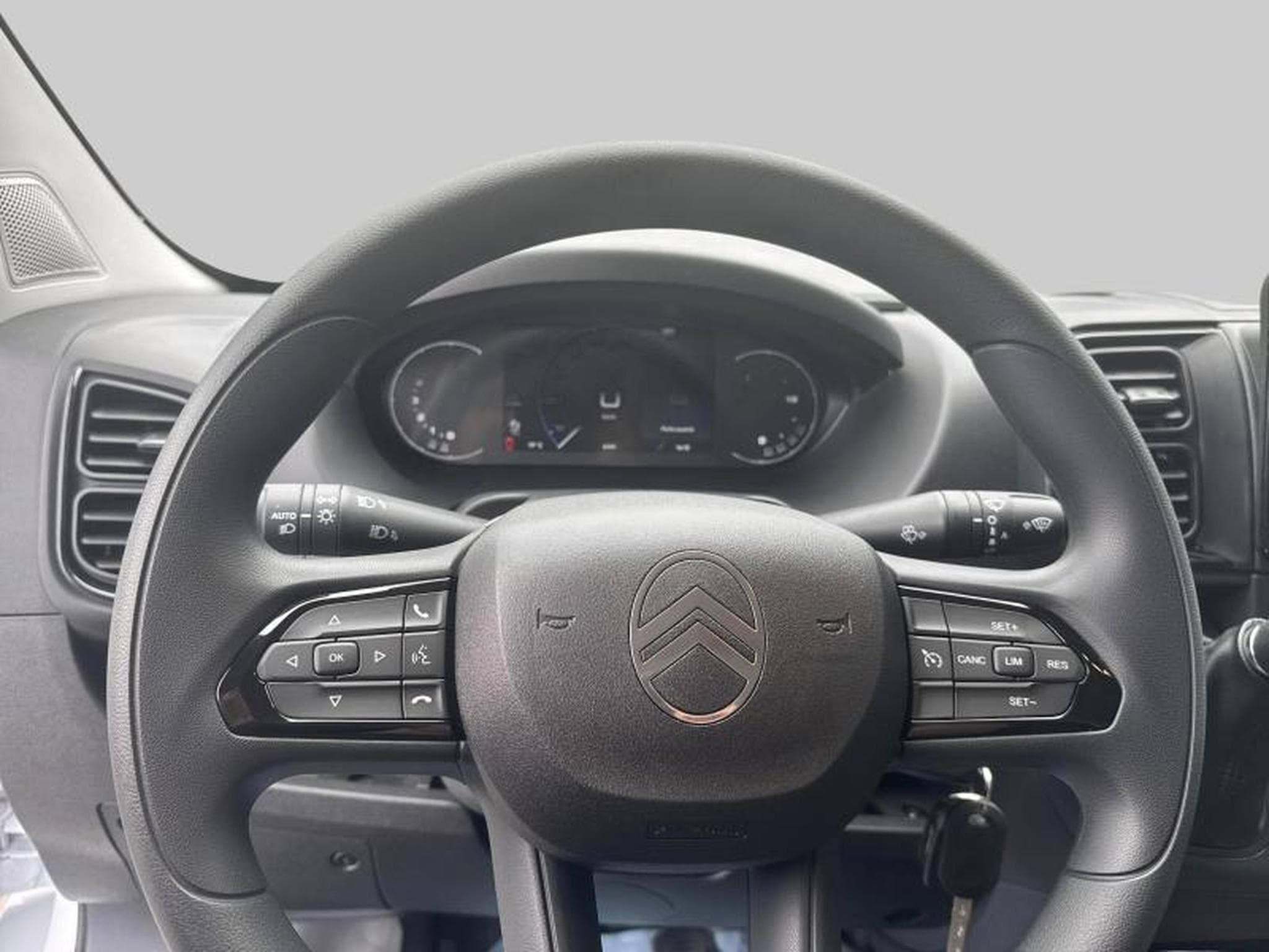 Citroen Jumper Fourgon tôlé 35 L2H2 EAT8 (2025) - Photo 2