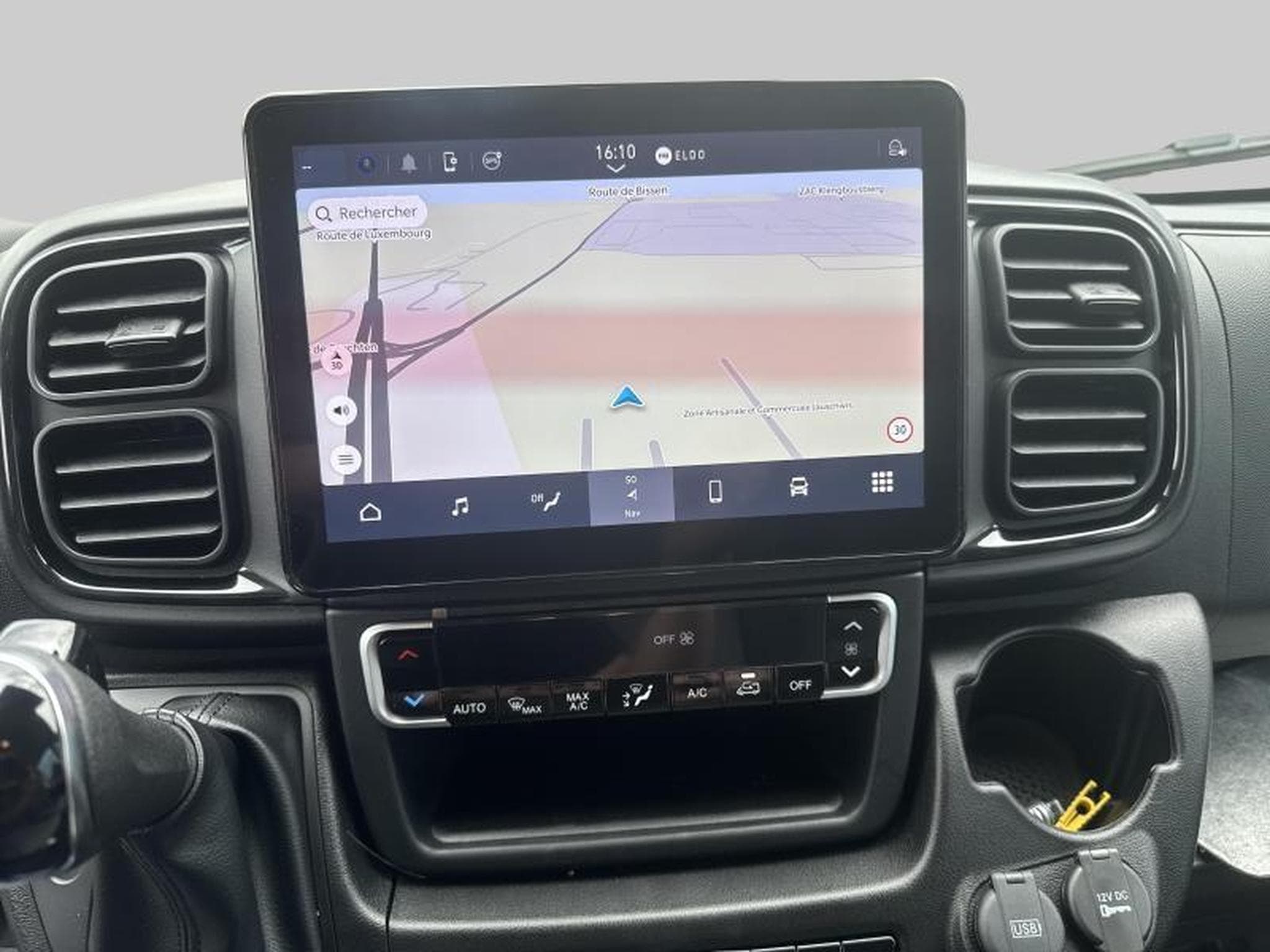 Citroen Jumper Fourgon tôlé 35 L2H2 EAT8 (2025) - Photo 4