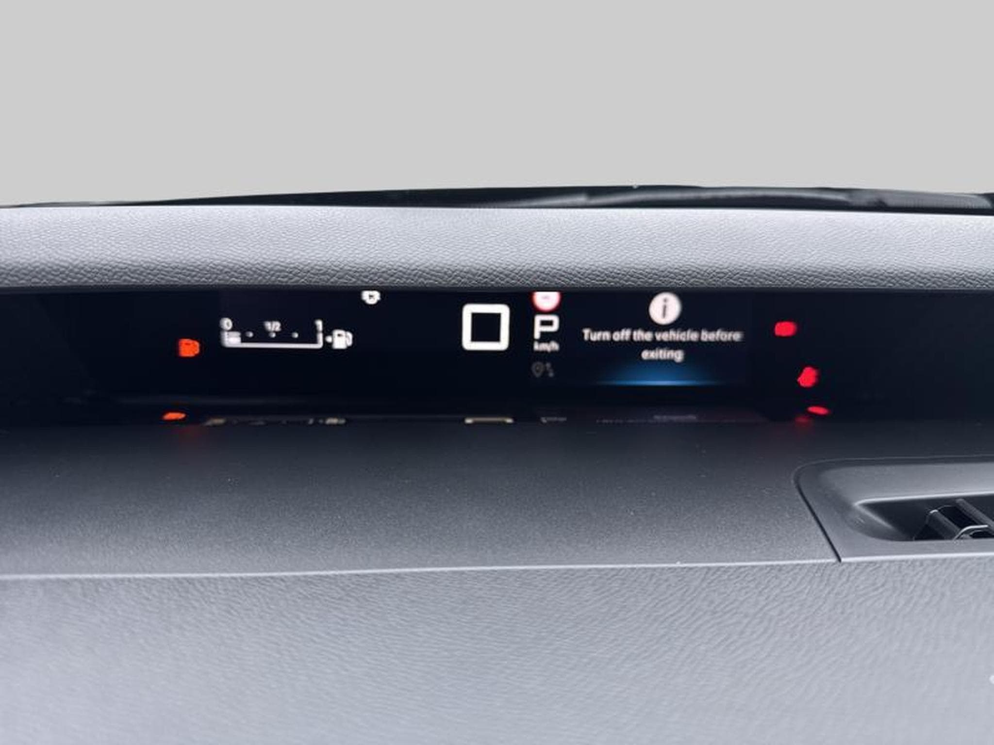 Citroen C3 PLUS Hybrid 110ch e-DSC6 (2025) - Photo 6