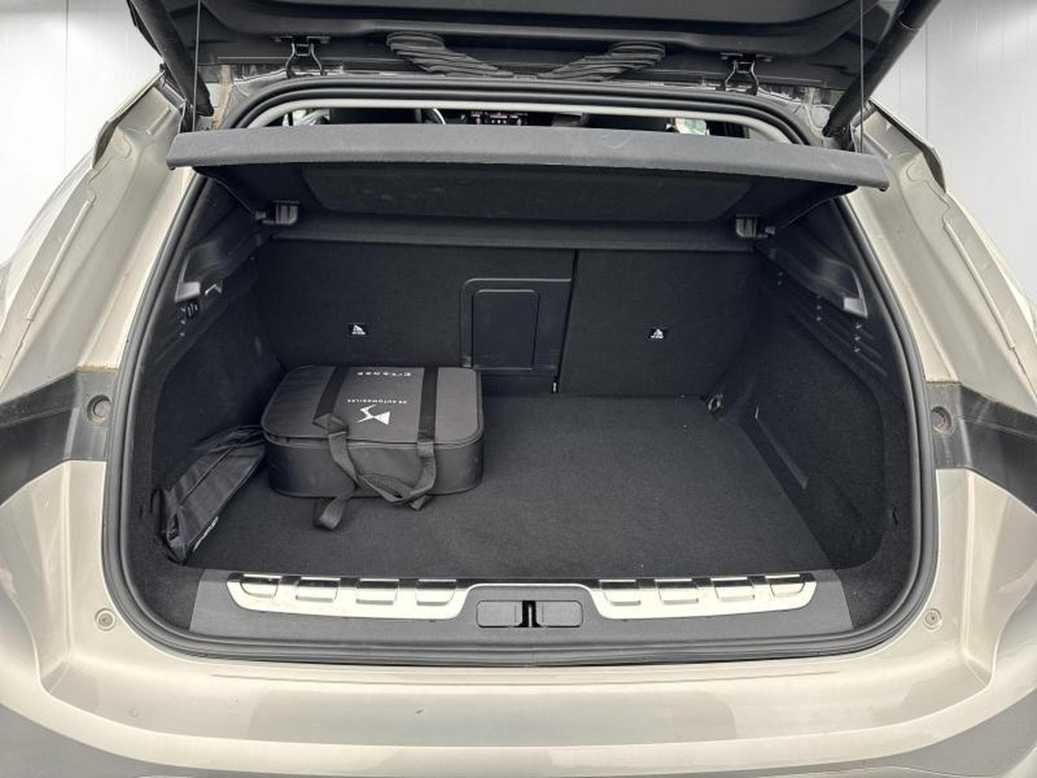 DS Automobiles DS4 Rivoli E-Tense 225 (2021) - Photo 16