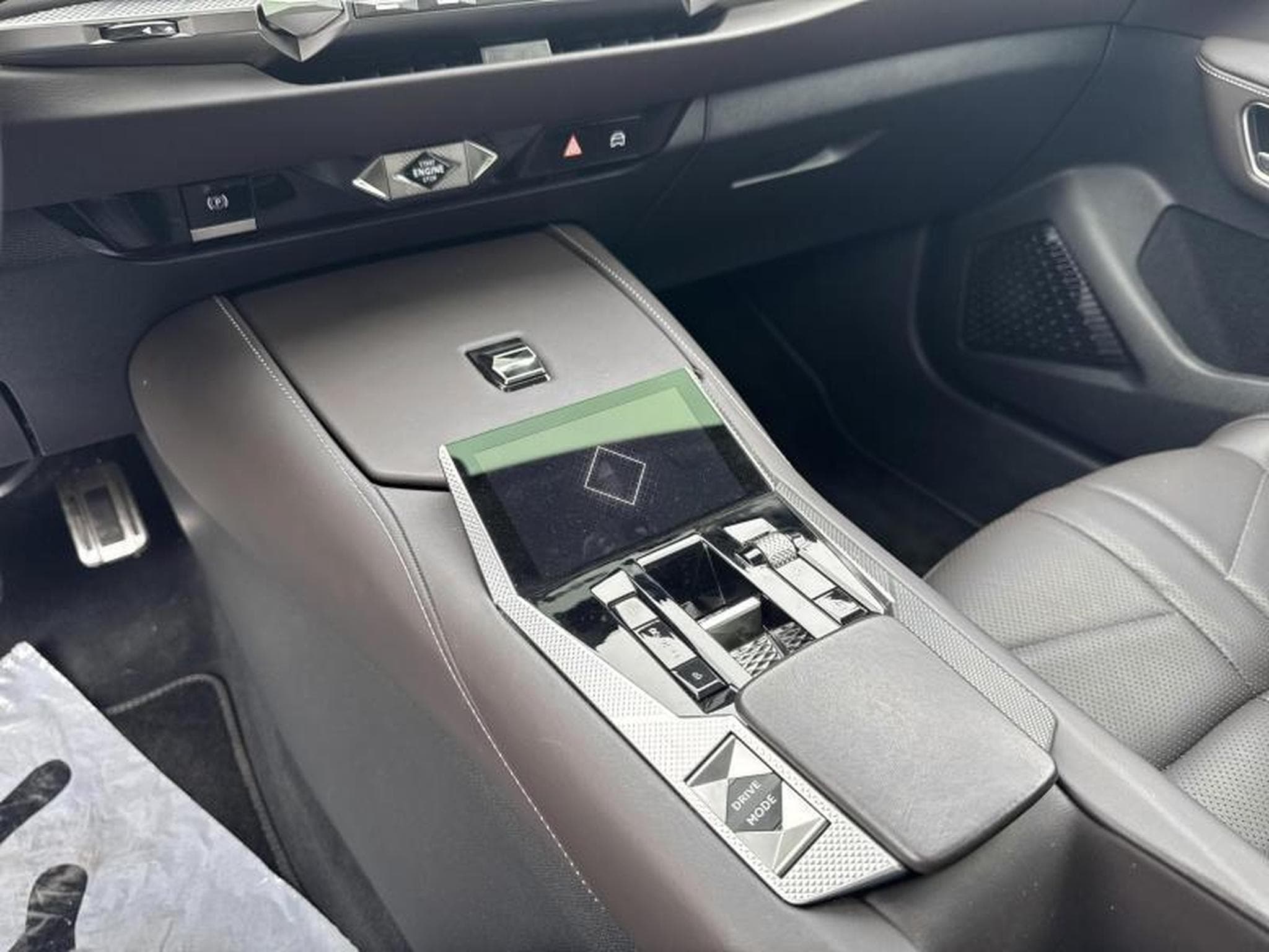DS Automobiles DS4 Rivoli E-Tense 225 (2021) - Photo 19