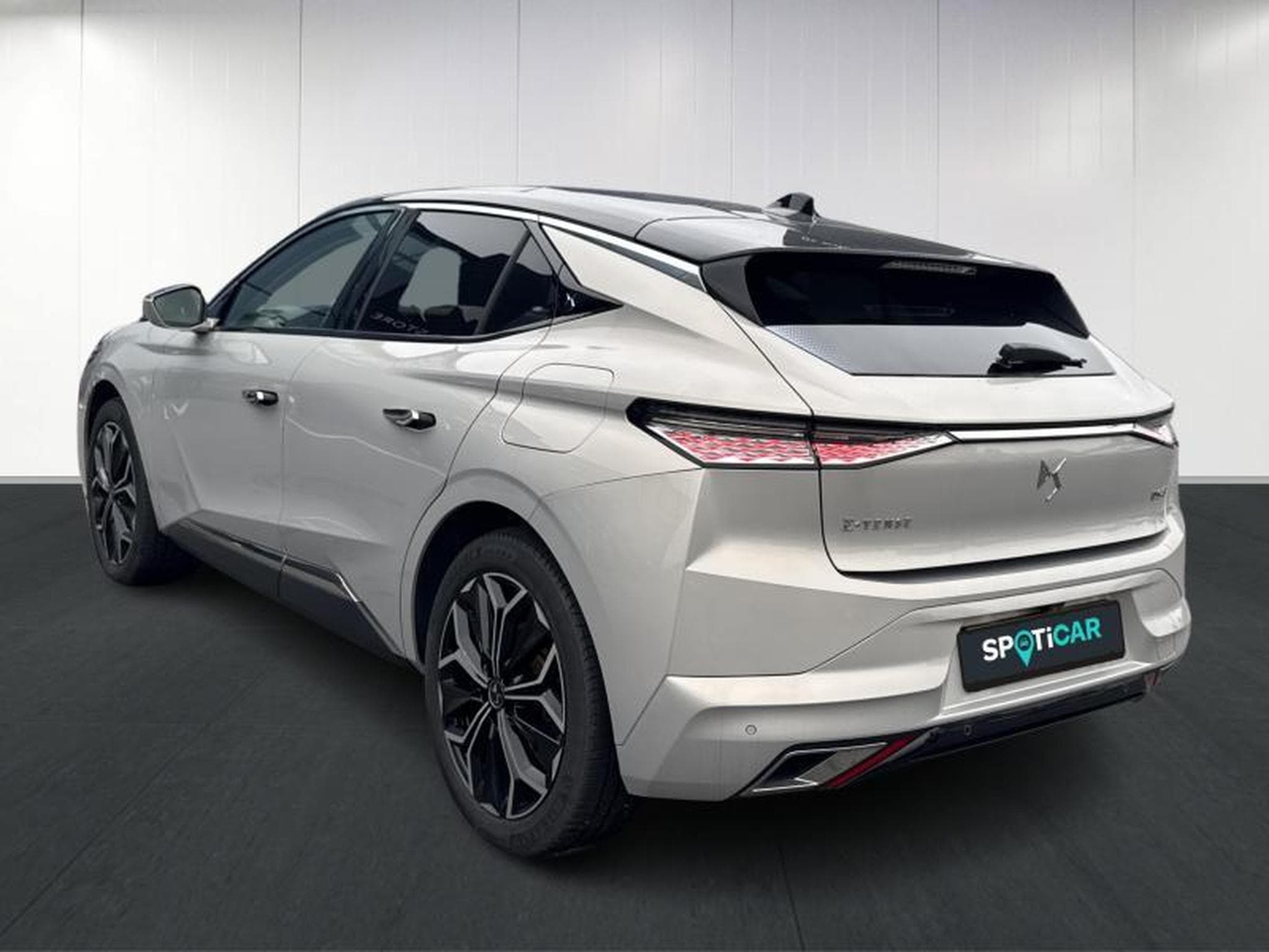 DS Automobiles DS4 Rivoli E-Tense 225 (2021) - Photo 2