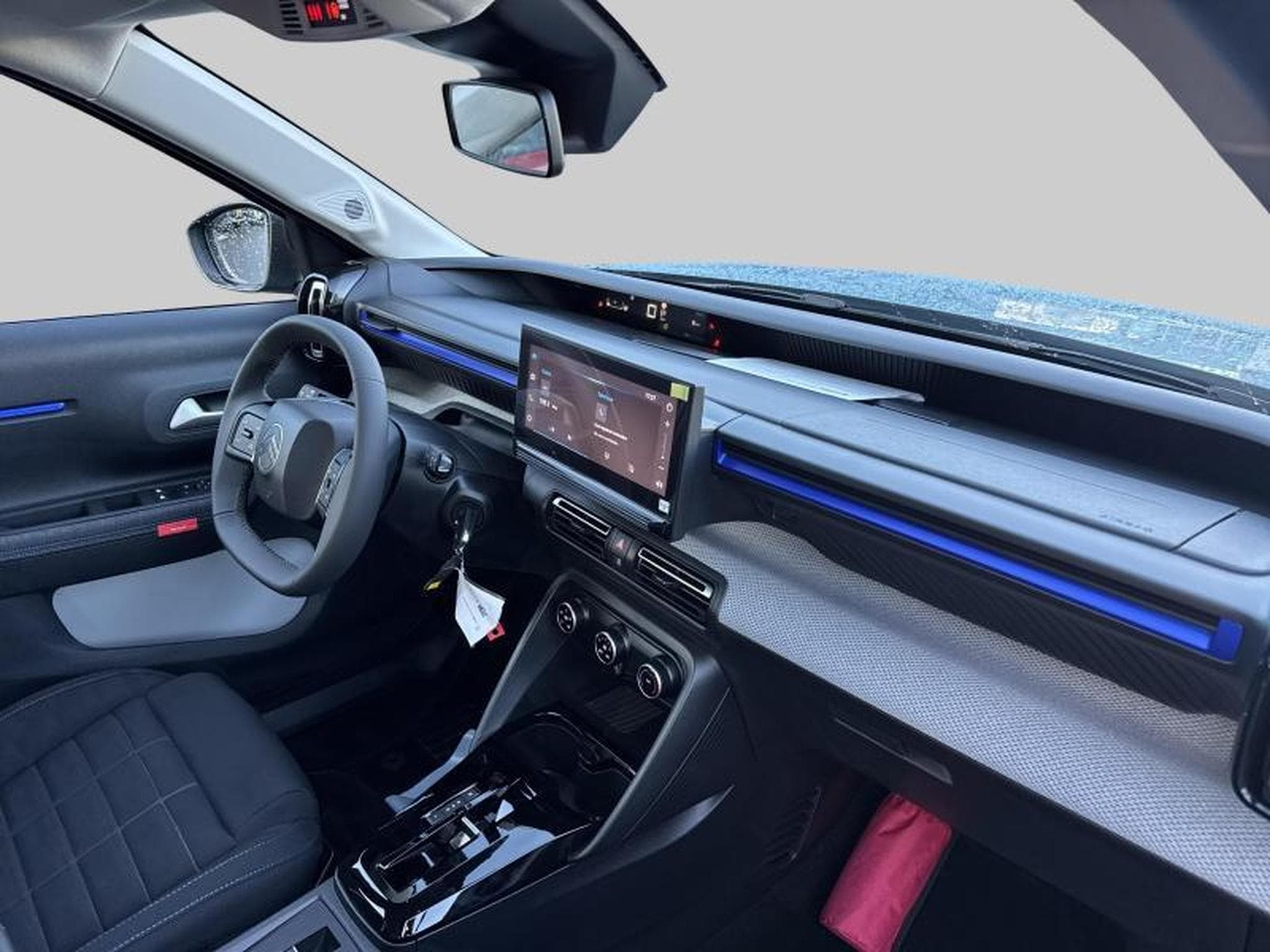 Citroen C3 PLUS Hybrid 110ch e-DSC6 (2025) - Photo 10