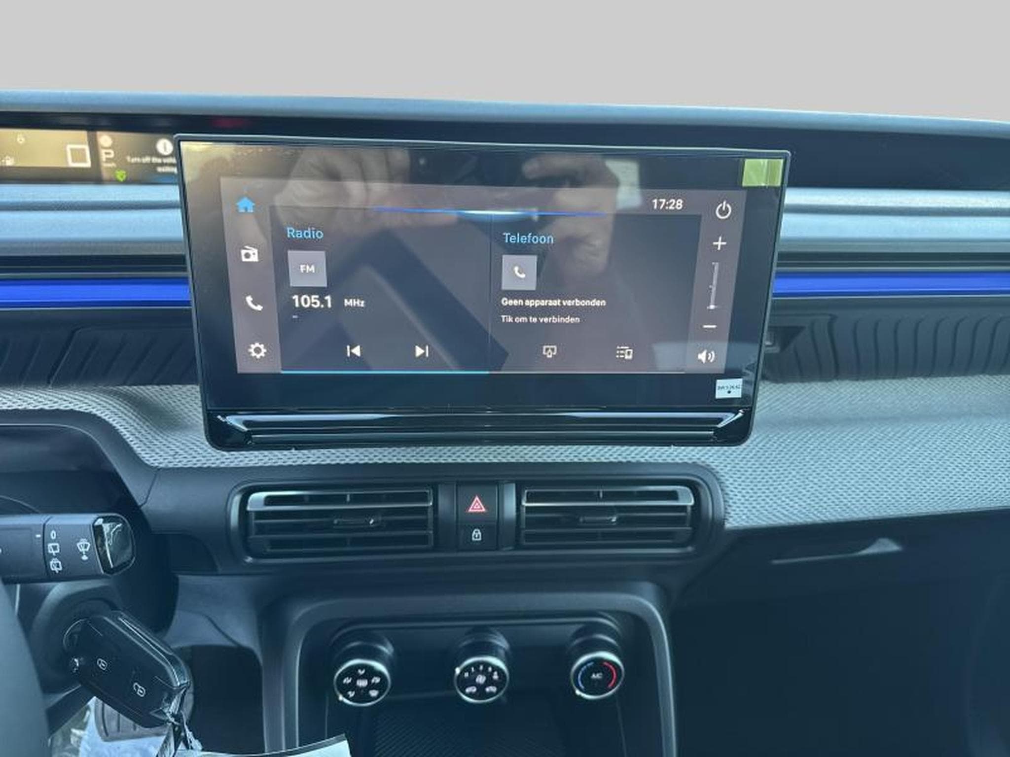 Citroen C3 PLUS Hybrid 110ch e-DSC6 (2025) - Photo 18