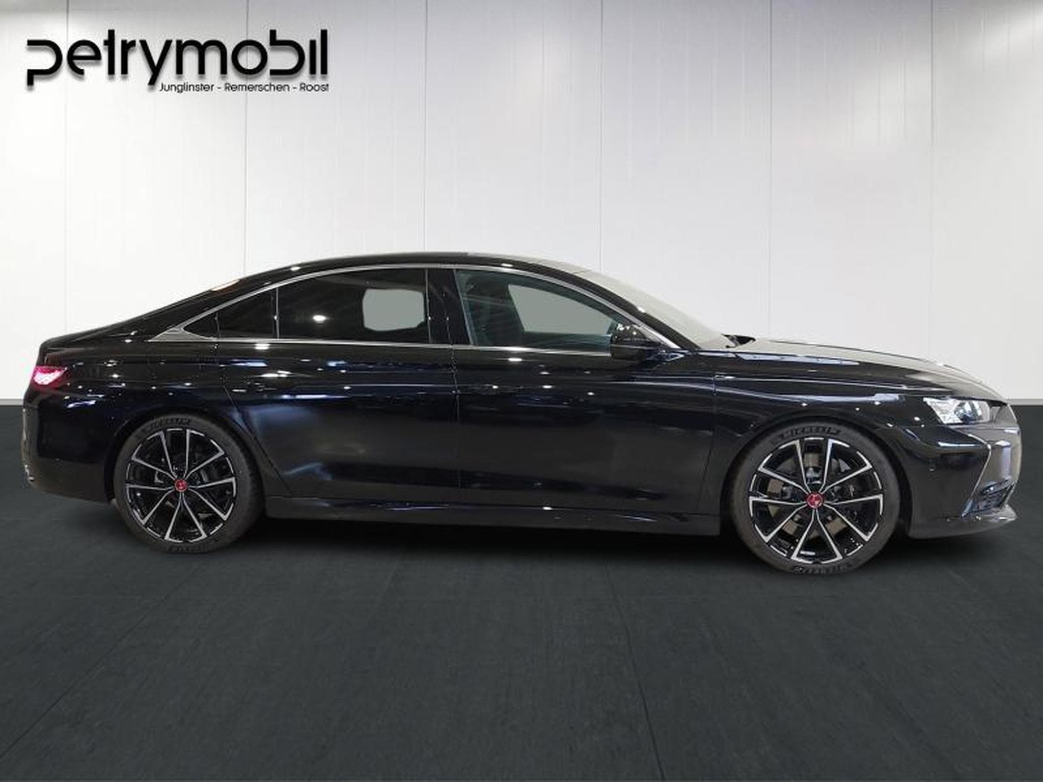 DS Automobiles DS9 E-Tense Performance Line + (2022) - Photo 8