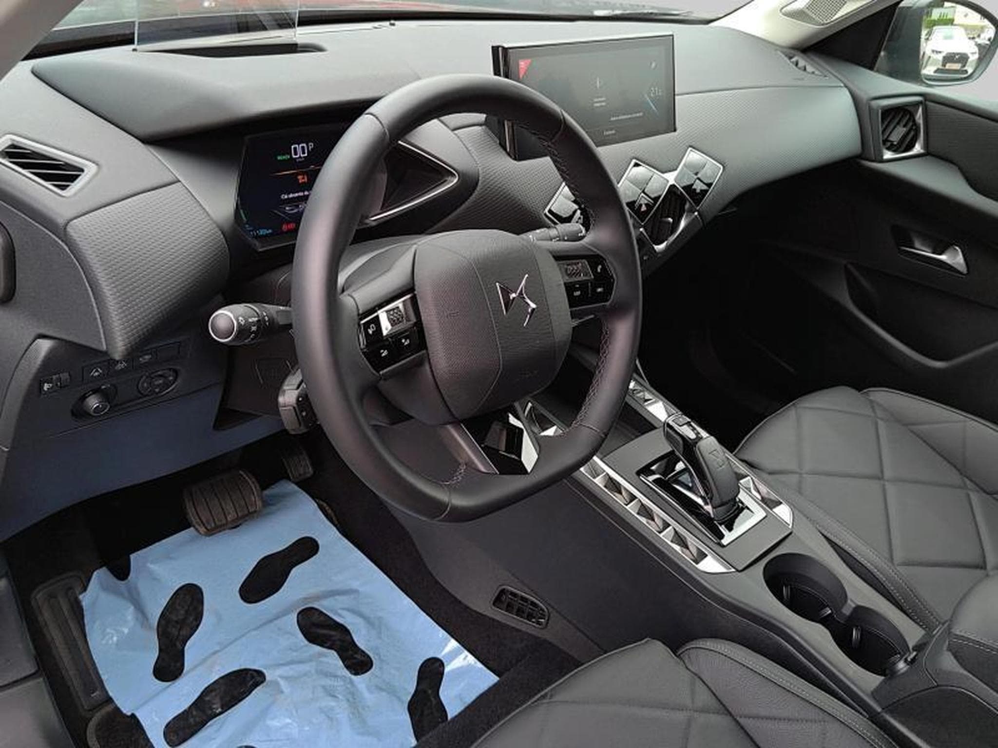 DS Automobiles DS3 Toits de Paris E-Tense (2023) - Photo 11