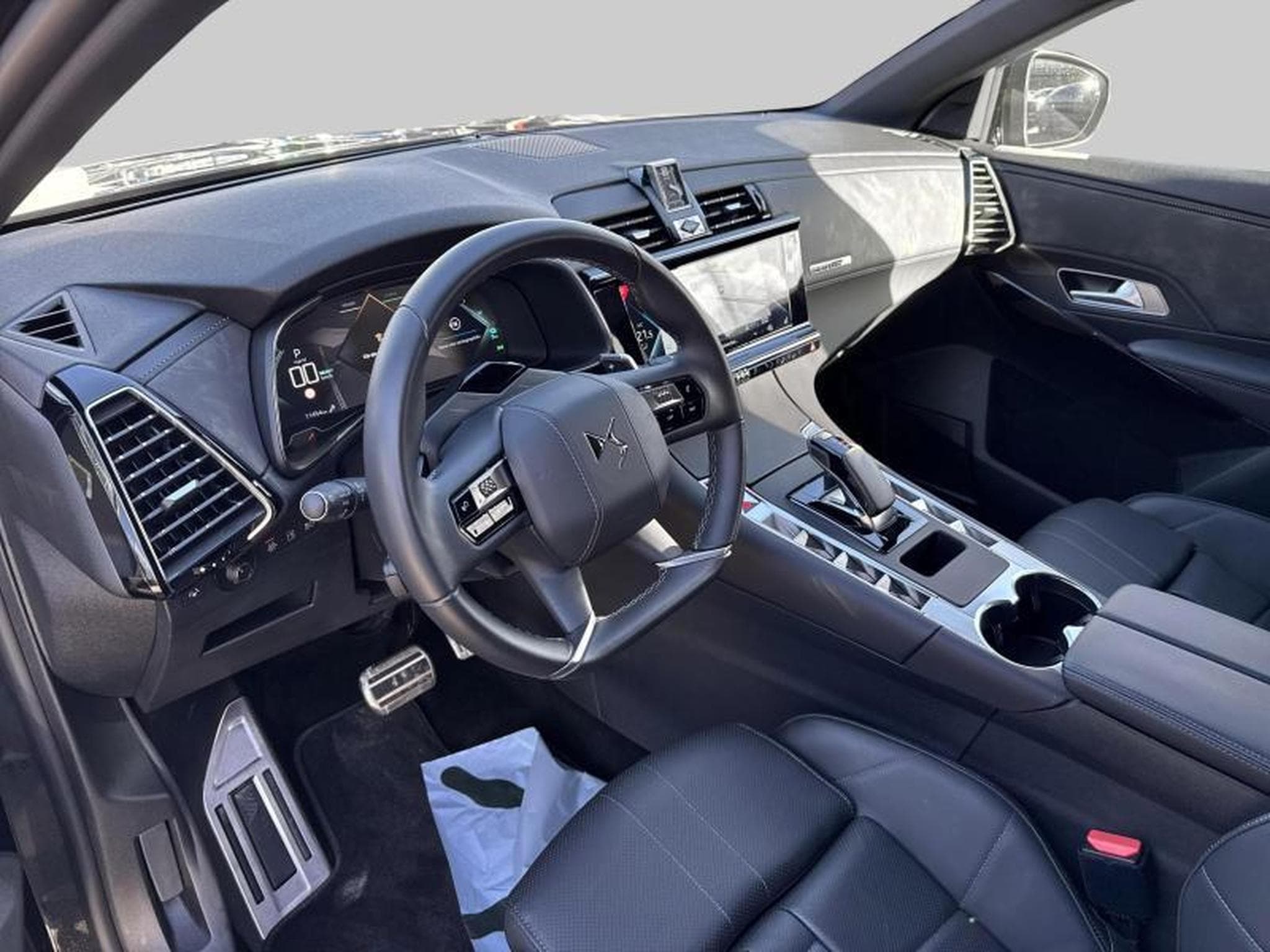 DS Automobiles DS7 E-Tense Rivoli 300 (2023) - Photo 11