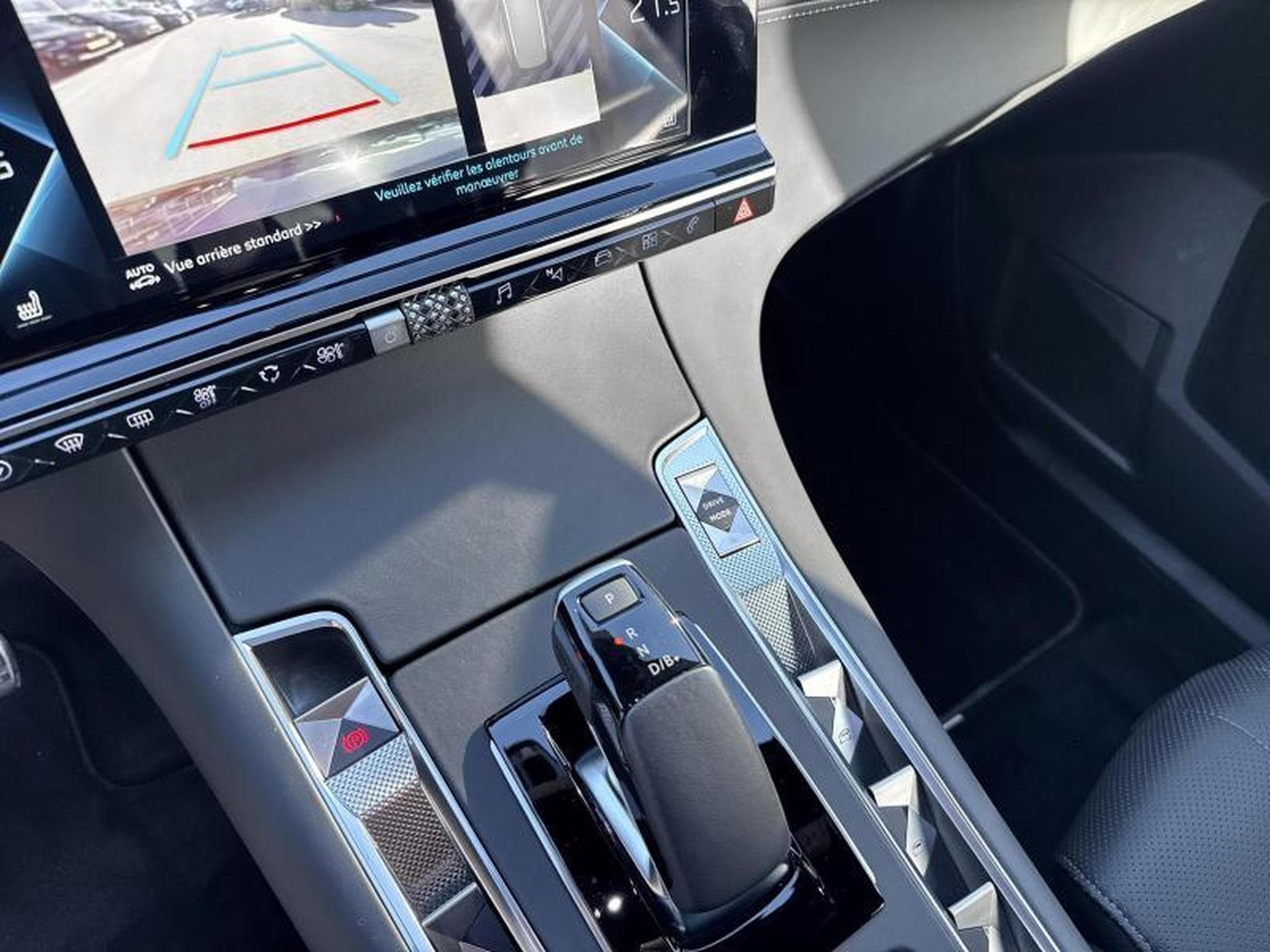 DS Automobiles DS7 E-Tense Rivoli 300 (2023) - Photo 19