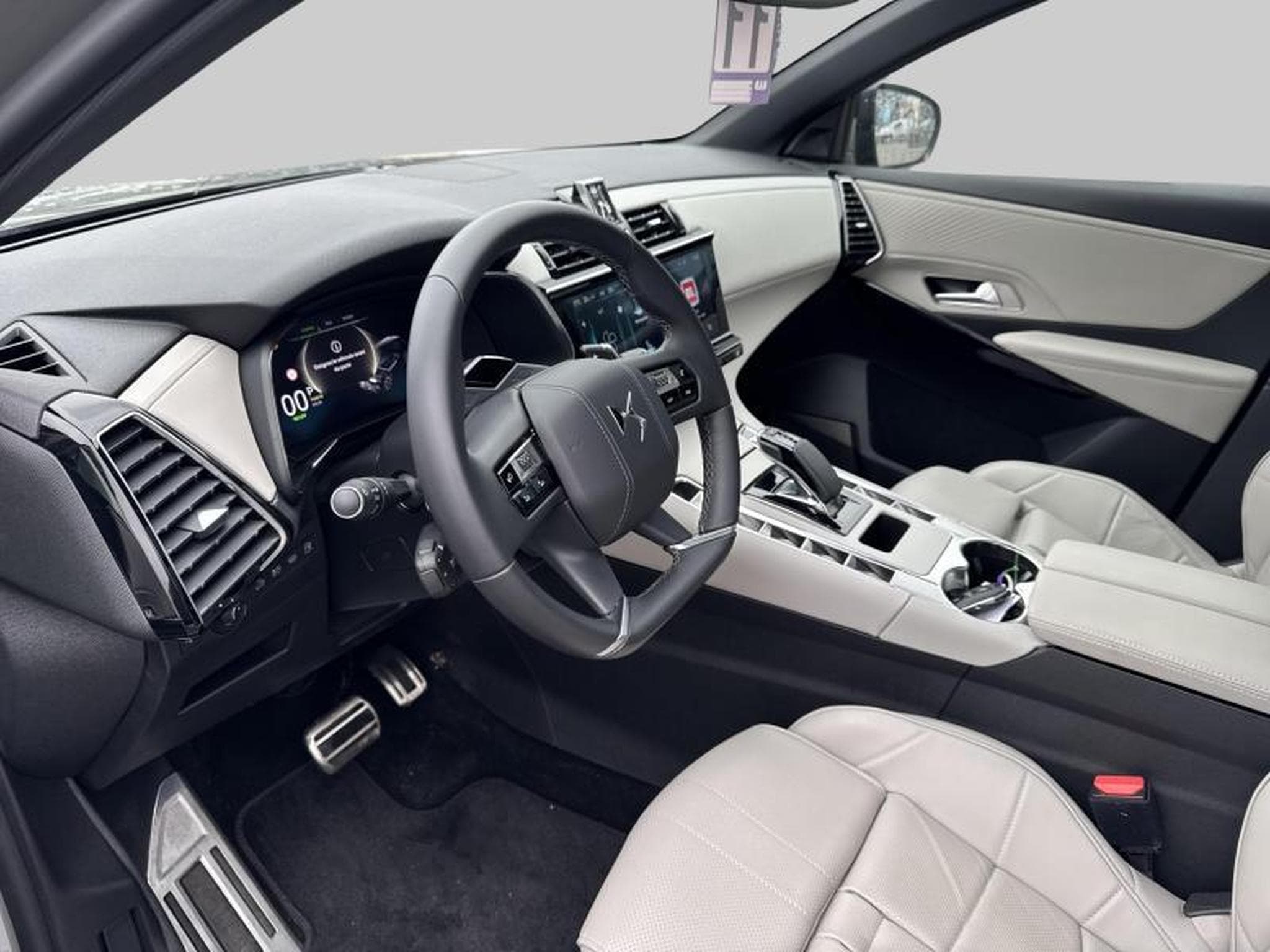 DS Automobiles DS7 E-Tense Opera 300 (2023) - Photo 11