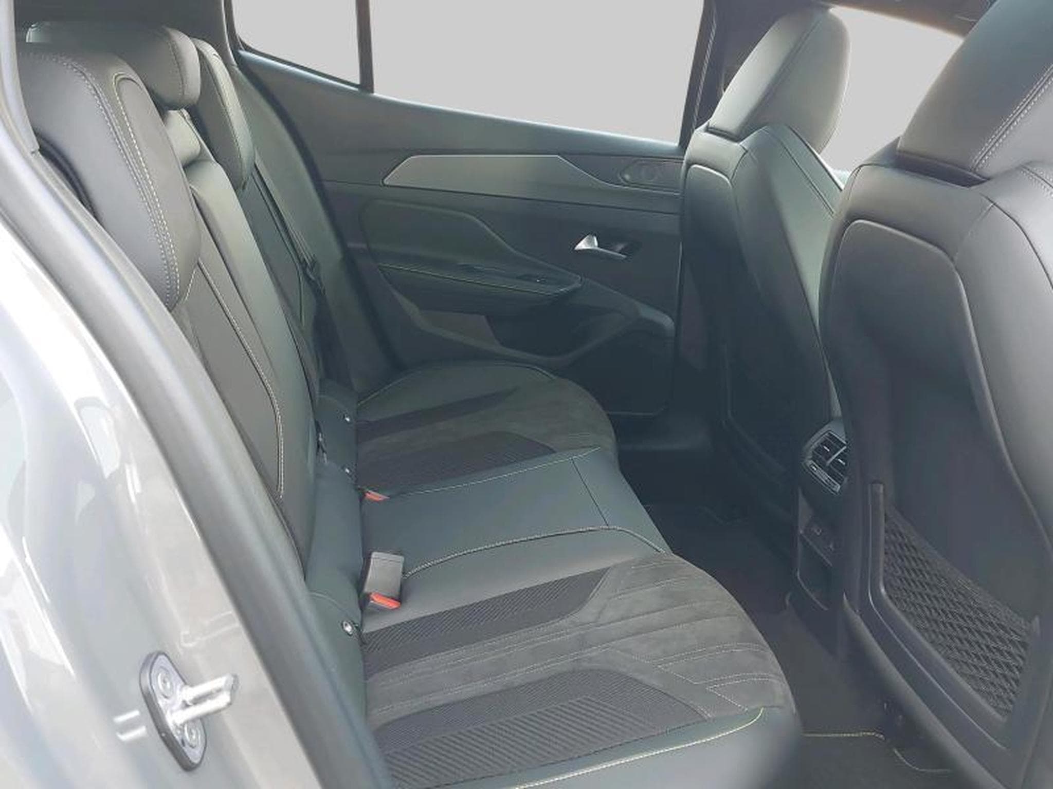 Peugeot 408 GT (2025) - Photo 11