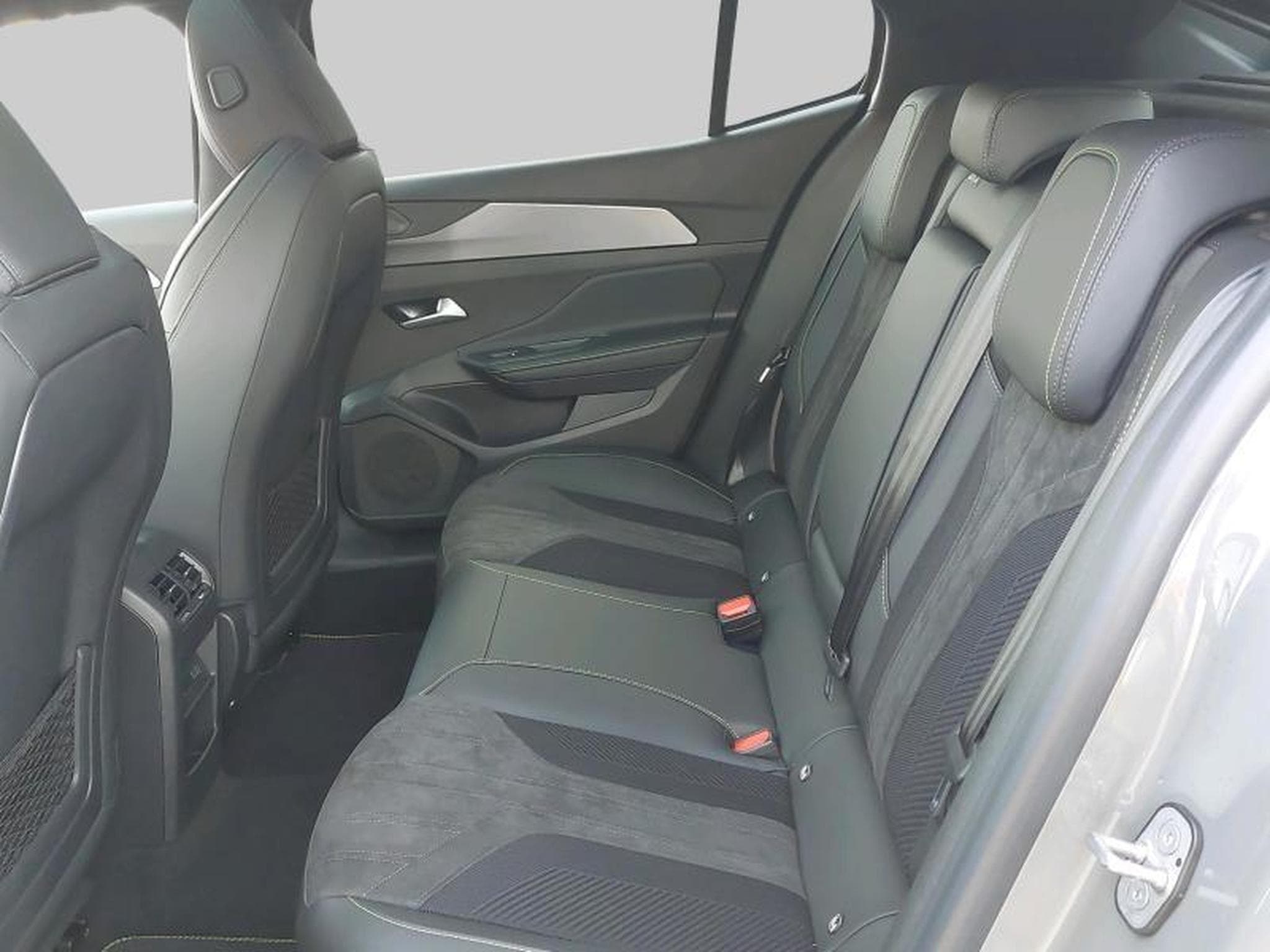 Peugeot 408 GT (2025) - Photo 4