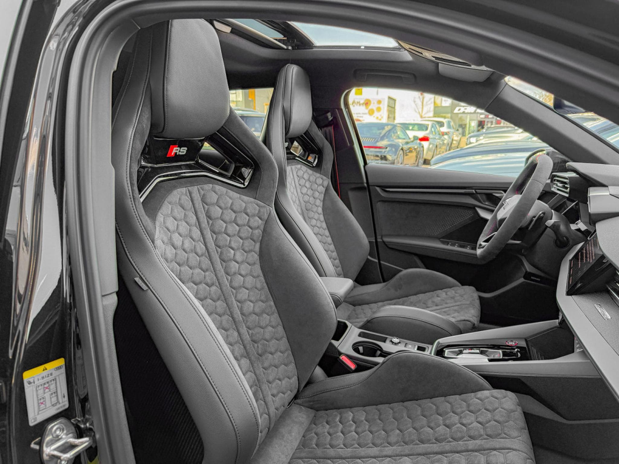 Audi RS3 Sportback 2.5 TFSI quattro/Pano/CARBON19/360°/SONOS/SCHALE S (2026) - Photo 14