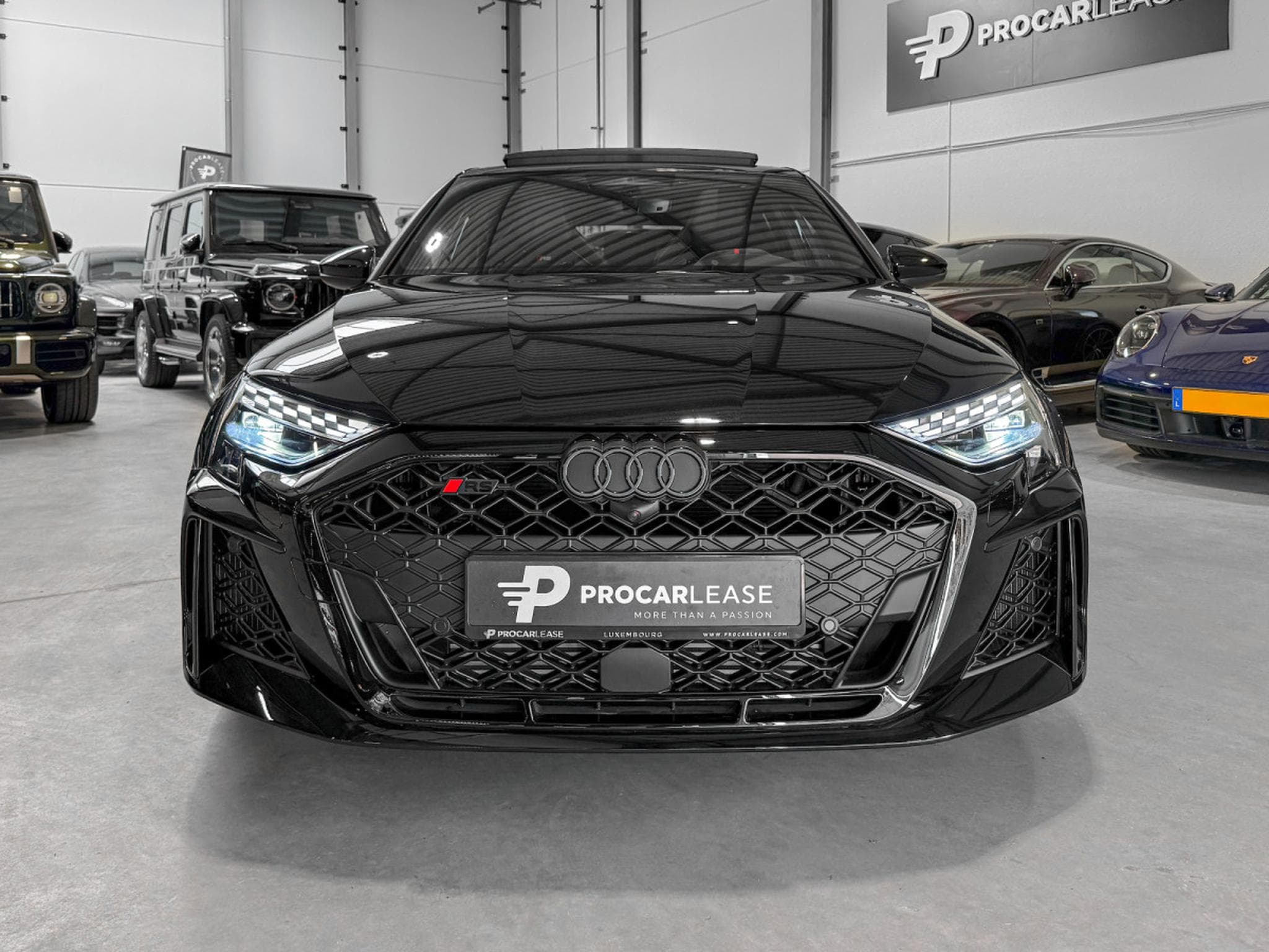 Audi RS3 Sportback 2.5 TFSI quattro/Pano/CARBON19/360°/SONOS/SCHALE S (2026) - Photo 3