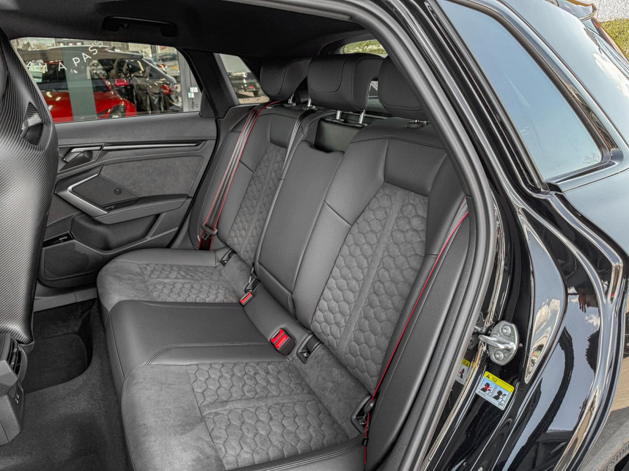 Audi RS3 Sportback 2.5 TFSI quattro/Pano/CARBON19/360°/SONOS/SCHALE S (2026) - Photo 6