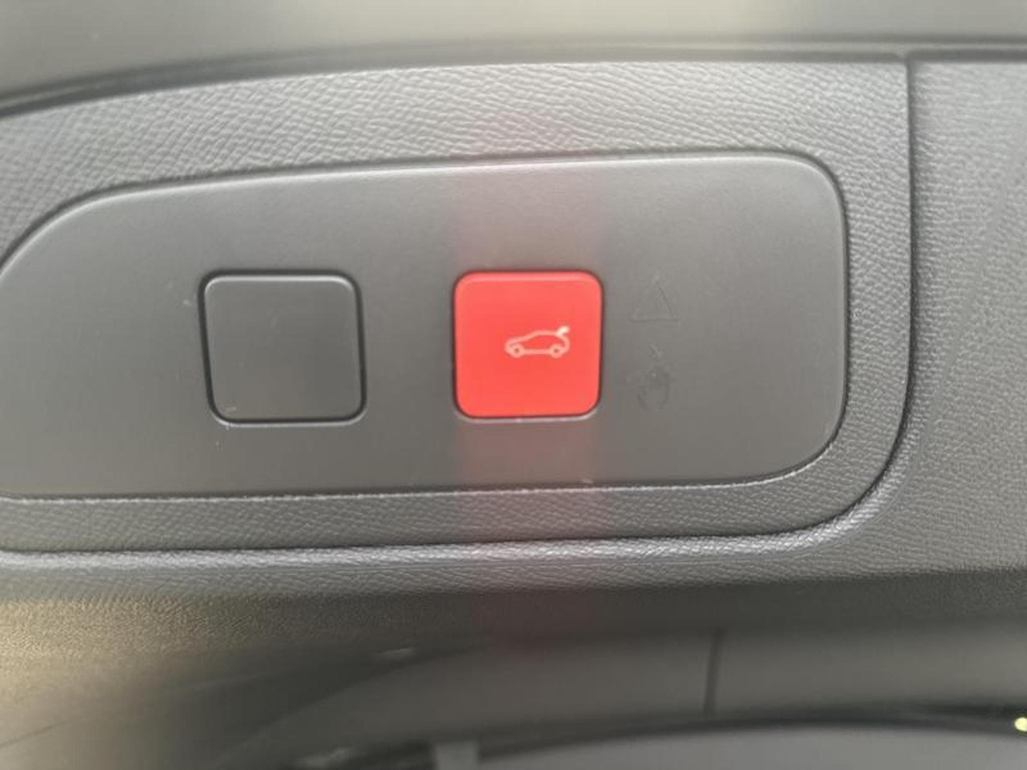 DS Automobiles DS7 E-Tense Performance Line + (2023) - Photo 11