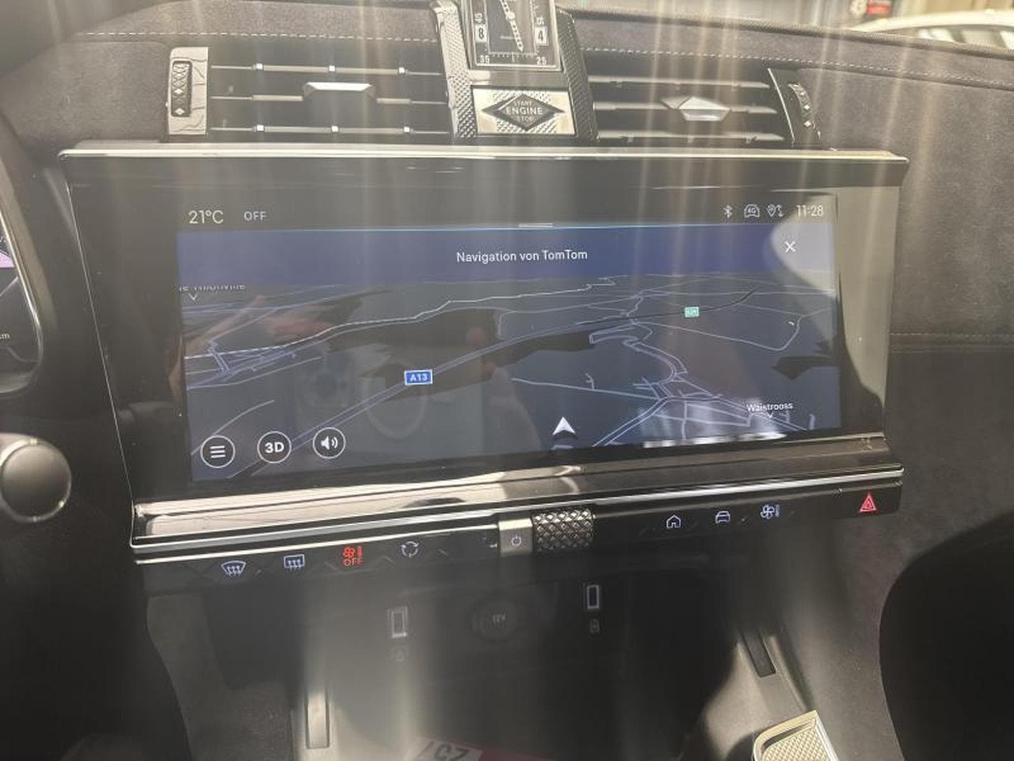 DS Automobiles DS7 E-Tense Performance Line + (2023) - Photo 17