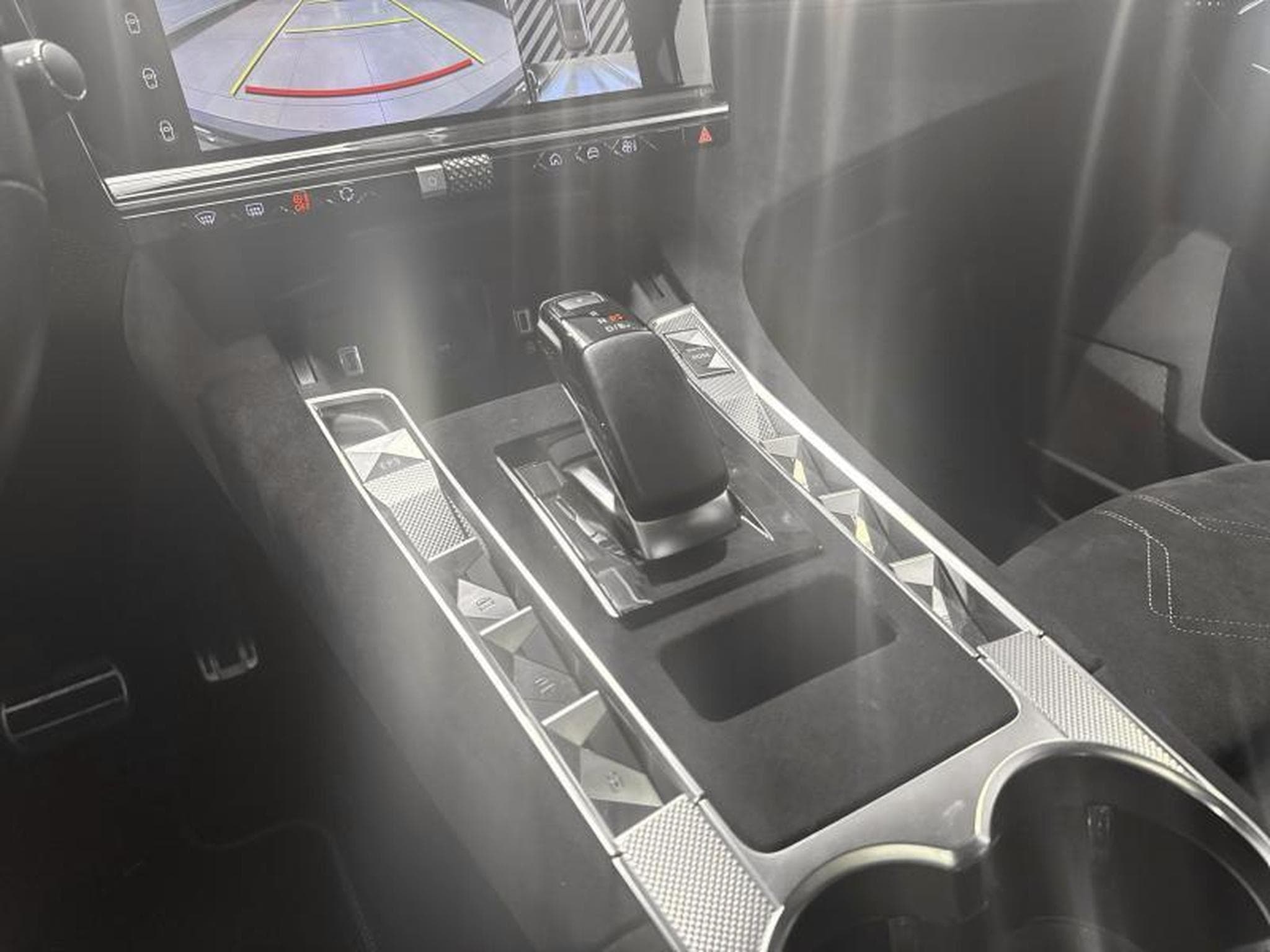 DS Automobiles DS7 E-Tense Performance Line + (2023) - Photo 19