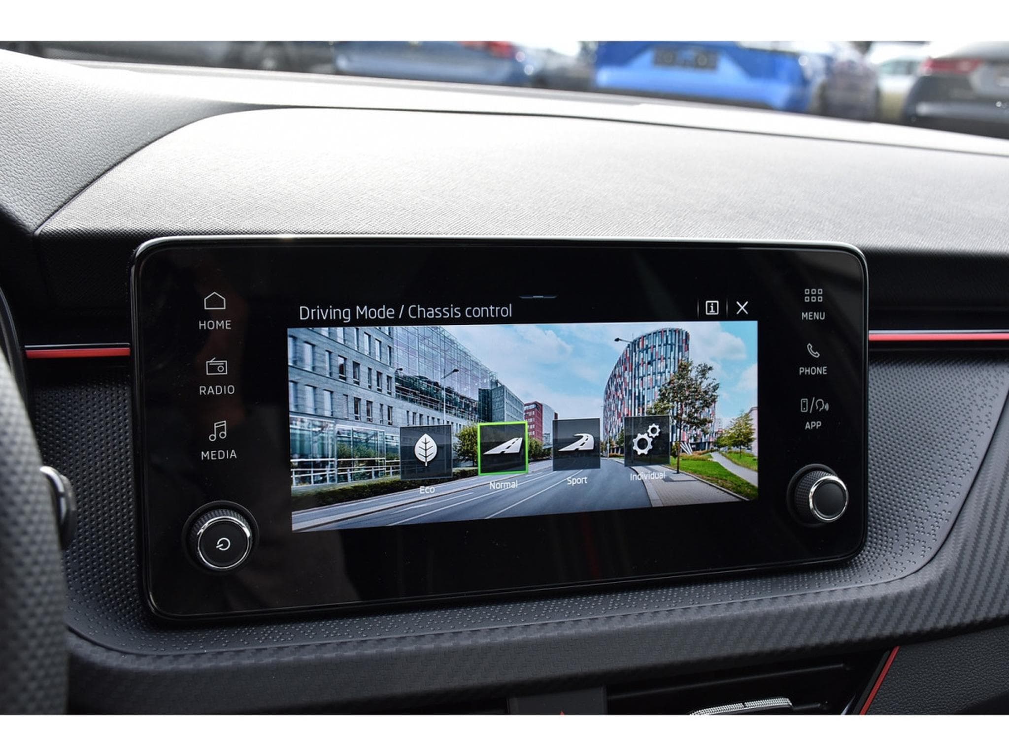 Skoda Kamiq 1.5 TSI Monte Carlo DSG PANO ACC TRAVEL SIDE KESSY NEUF (2026) - Photo 15