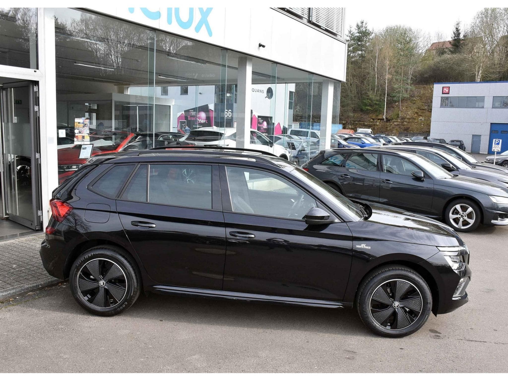 Skoda Kamiq 1.5 TSI Monte Carlo DSG PANO ACC TRAVEL SIDE KESSY NEUF (2026) - Photo 3