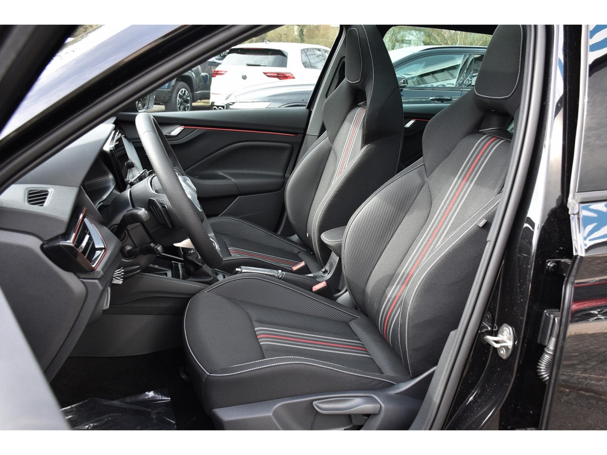 Skoda Kamiq 1.5 TSI Monte Carlo DSG PANO ACC TRAVEL SIDE KESSY NEUF (2026) - Photo 6