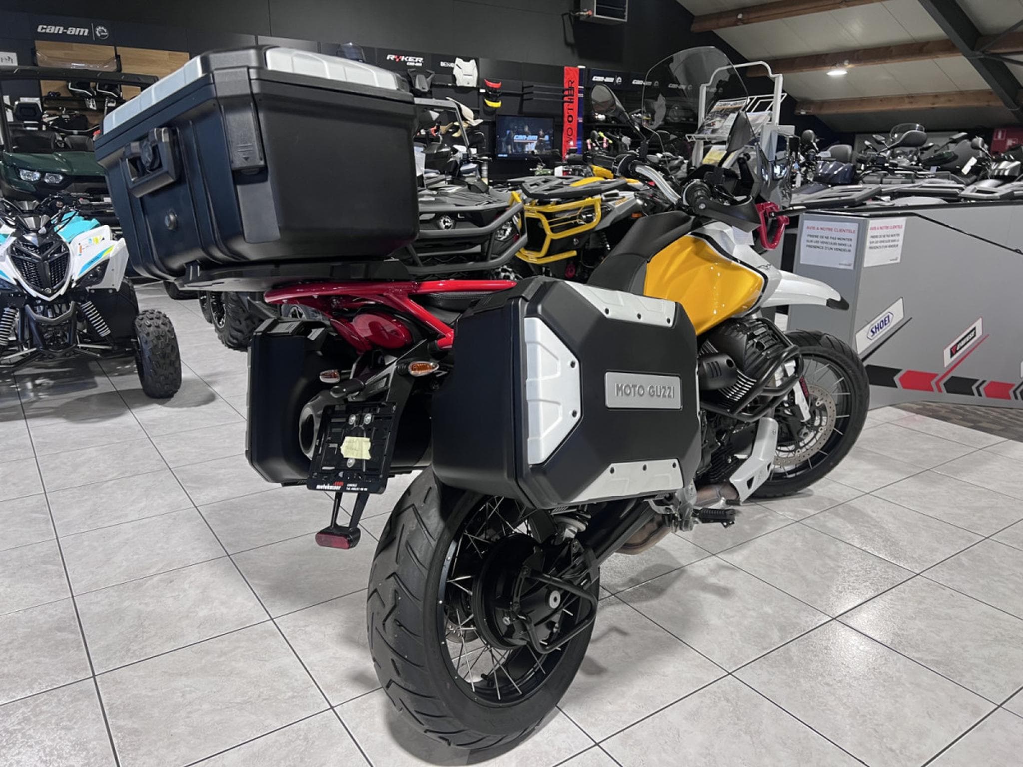 Moto Guzzi V85 TT Evocative Jaune (2022) - Photo 3