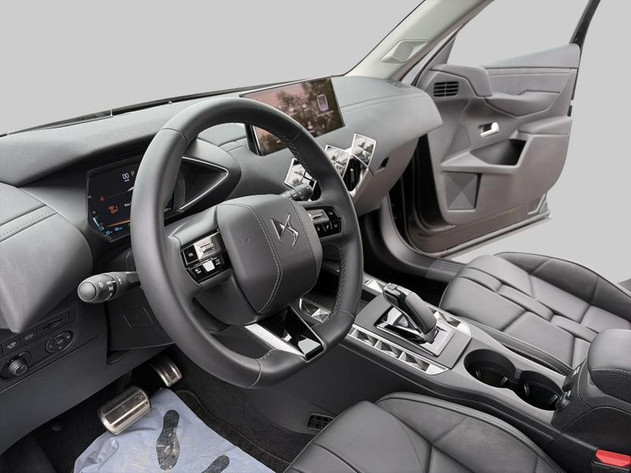 DS Automobiles DS3 3 E-Tense Etoile (2024) - Photo 11