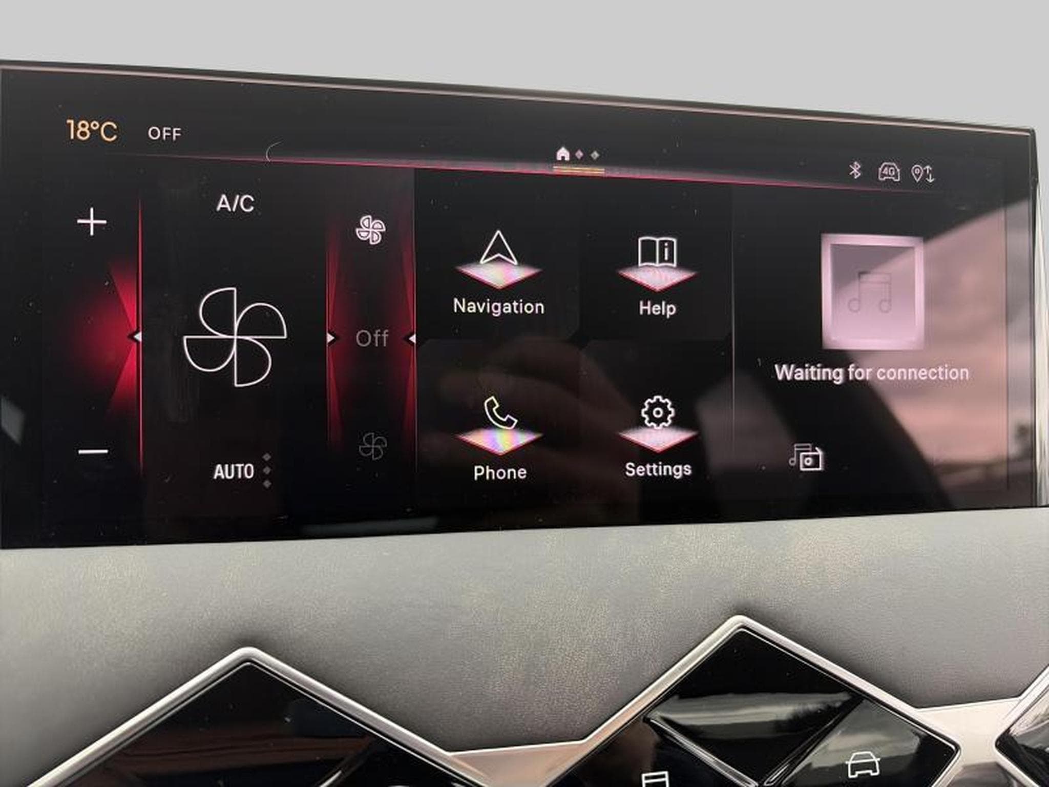 DS Automobiles DS3 3 E-Tense Etoile (2024) - Photo 18